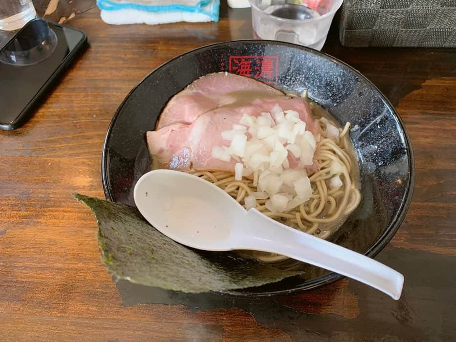 えみっくすさんのインスタグラム写真 - (えみっくすInstagram)「最近ラーメン載せてないけどちゃんと食べてるよーദ്ദി ˃ ᵕ ˂ )  ① ラーメン二郎横浜関内店(汁なし) ②麺屋HERO(一周年限定「みそろー」)(駒込) ③濃麺 海月(千葉) ④麺や いま村(巣鴨) ⑤MENクライ(大門らへん) ⑥らーめん 鴨&葱(巣鴨) ⑦東京らあめんタワー(大門らへん) ⑧ベジポタつけ麺 えん寺(池袋) ⑨炭火焼濃厚中華そば 奥倫道(大門らへん) ⑩麺匠 真武咲弥(渋谷)  ※順不同です  🍬 .｡ _________________________ ｡. 🍬   　えみっくすおすすめのグルメ情報を ︎︎ 　　　▶️ #えみっくすグルメ ◀️  　　　でまとめています⸜(*⃙⃘'ᵕ'*⃙⃘)⸝⋆*   　気になるお店があればぜひ食べに行って  　ハッシュタグをつけて投稿してね📷✨  🍬 .｡ _________________________ ｡. 🍬   #ラーメン  #ラーメン部  #ラーメン女子  #ラーメン二郎  #ラーメン好きな人と繋がりたい  #麺スタグラム  #麺ヘラ  #ラーメン二郎横浜関内店  #二郎  #麺屋hero  #濃麺海月  #いま村  #menクライ  #鴨to葱  #東京らあめんタワー  #えん寺  #ベジポタ  #奥倫道  #真武咲弥  #巣鴨ラーメン  #大門ラーメン  #千葉ラーメン  #関内ラーメン  #関内  #駒込ラーメン  #池袋ラーメン  #渋谷ラーメン  #ramen  #japan」10月5日 20時23分 - emix_momoka