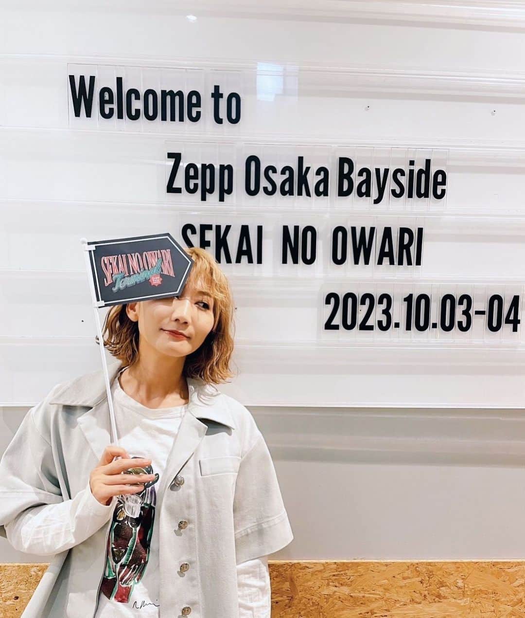 Saoriのインスタグラム：「ZeppOsaka二日間でした。  調子乗って関西弁で喋りまくってしもた〜 スタッフに「ちょっとMC長いかもしれません」って 言われて赤面やで。  また月末に👋  #zepp」