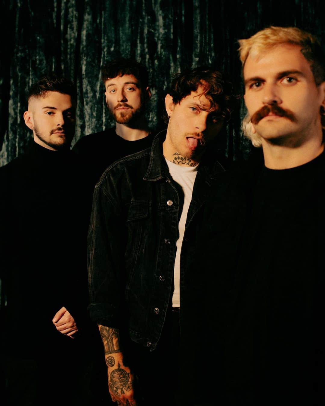 Kerrang!のインスタグラム：「Tropic Gold are one of the hottest new bands in Britain 🔥 Hit the link in bio for five reasons you have to check them out, in their own words 🔗👏🏼」
