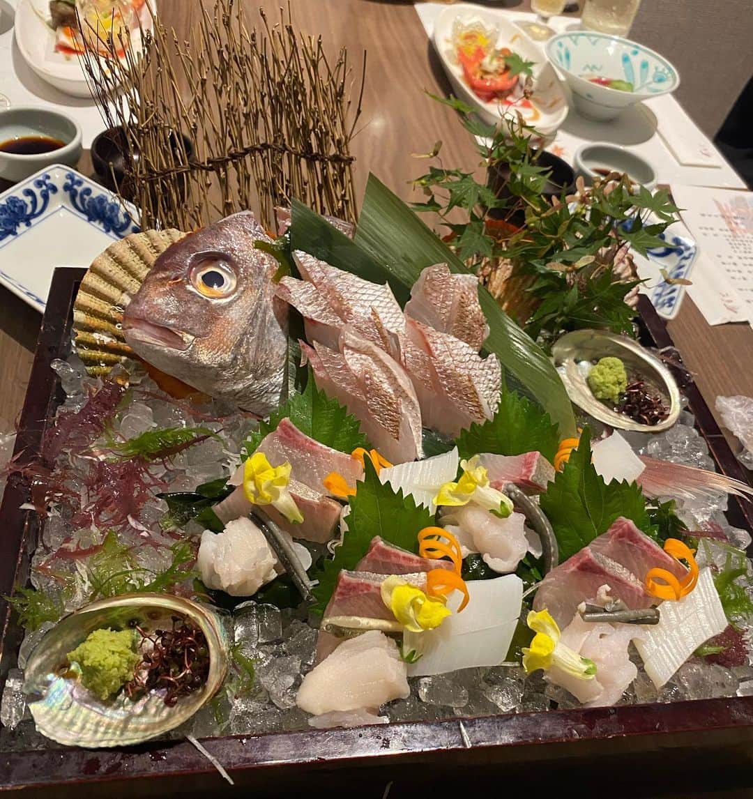 トゥイさんのインスタグラム写真 - (トゥイInstagram)「広島県素敵なところでした😀 牡蠣がうめぇなぁ！！！！！ みんなの住む地域にも行ってみたい✈️🚄🚃」10月5日 19時24分 - toui_toui_toui_