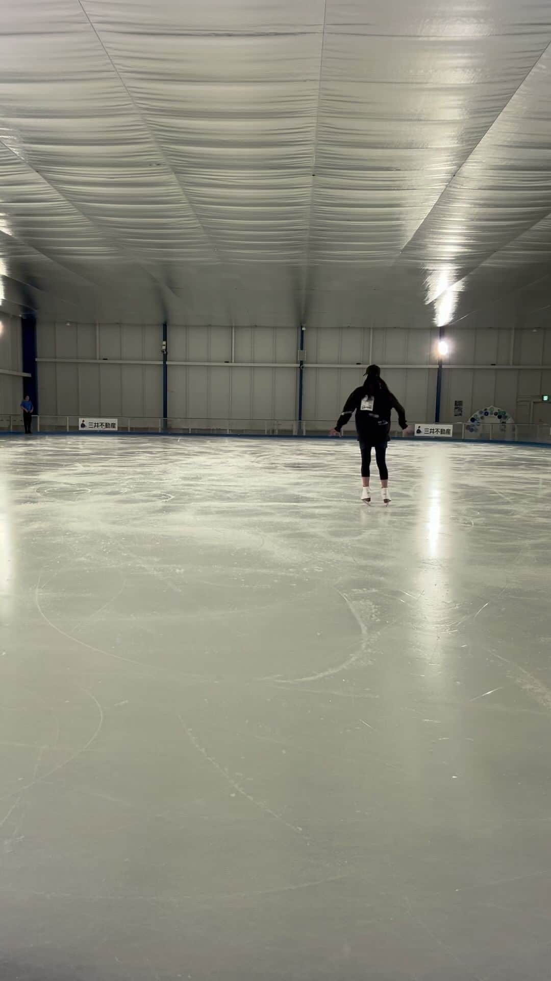 荒川静香のインスタグラム：「for the first time in a year 🫨🫨🫨」