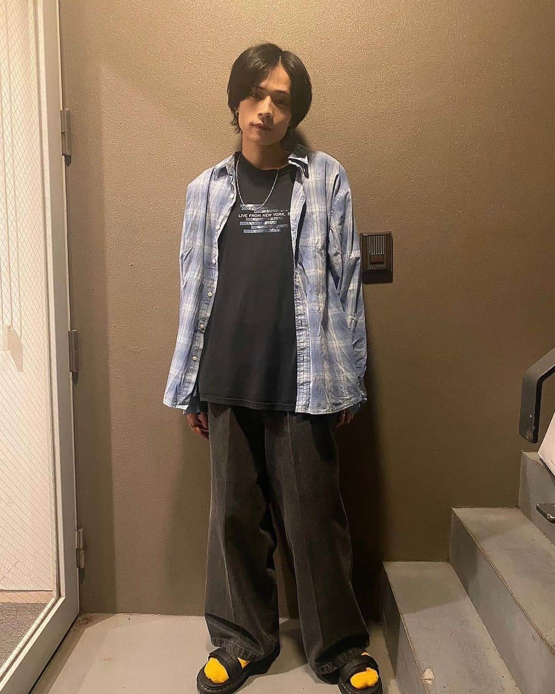 安井一真さんのインスタグラム写真 - (安井一真Instagram)「aiverさんからデニムスラックス👖 頂きました！ いつもありがとうございます！ ラフい一真  @aiver_official」10月5日 19時28分 - natsunoyasui