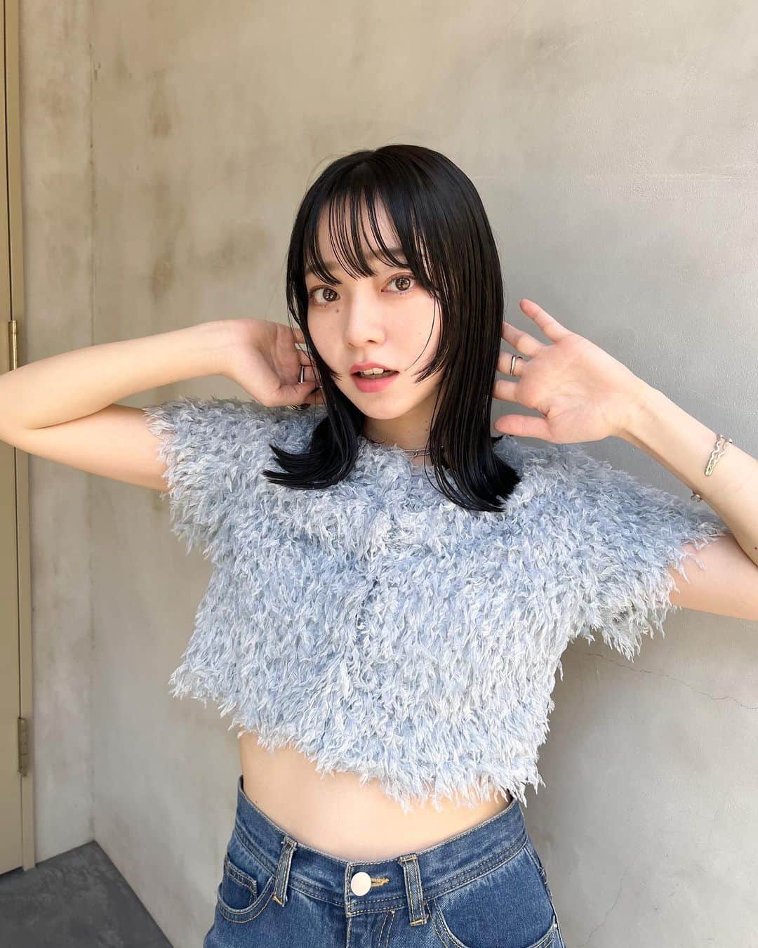 のインスタグラム：「個人的に黒髪&顔まわり多めなの大正解だと思っているんだけど、どうでしょう？^_^  @cieca.yuri さんにお任せしてるよっ✂︎」