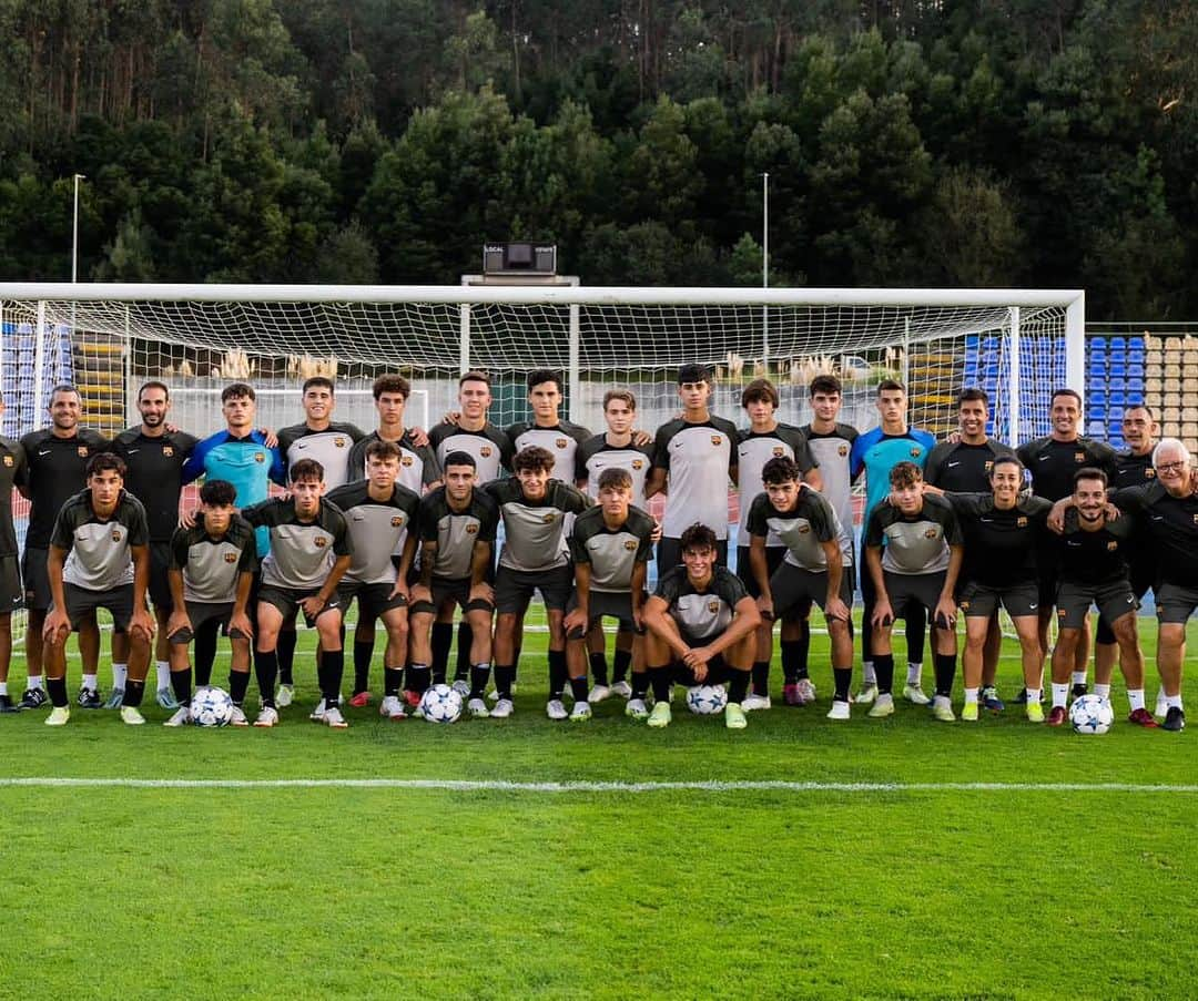 ジュリアーノ・ベレッチさんのインスタグラム写真 - (ジュリアーノ・ベレッチInstagram)「Viver a @uefayouthleague , a Champions League sub19, é sensacional! Futebol de altíssimo nível! 🔵🔴 Visca Barça! @fcbarcelona」10月5日 19時39分 - julianobelletti