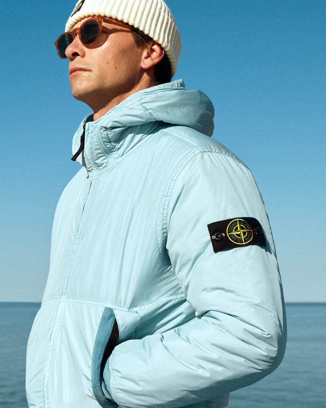 MR PORTERさんのインスタグラム写真 - (MR PORTERInstagram)「The lure of the waves, the call of the wind, the irresistible pull of life by – and on – the sea. Four men, wearing the latest from @stoneisland_official, explain why, no matter what, the life aquatic is the best way to live. Read the full story on The Journal through the link in bio.  Words by: @jawnzlockett Photography by: @jonervin Styling by: @mac_huelster」10月5日 20時00分 - mrporter