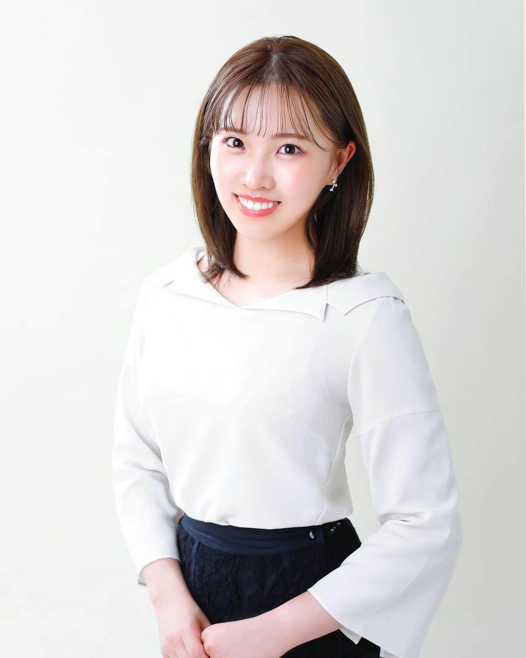 のインスタグラム：「🌷  ご報告が遅くなってなってしまいましたが、  10月より「ACT JPエンターテイメント株式会社」に所属させて頂くことになりました。 宝塚歌劇団を卒業して2ヶ月半ほど経ちました。 これからも笑って、感謝の気持ちを忘れずに沢山のことに挑戦し続けたいと思います。  お手紙など、事務所宛に送って下さると大変大変嬉しいです！！！  〒107-0062  東京都港区南青山3-1-3  スプライン青山東急ビル6F ACT JPエンターテイメント株式会社 涼花美雨 宛  どうぞ宜しくお願い致します！  #涼花美雨 #happy#peace」