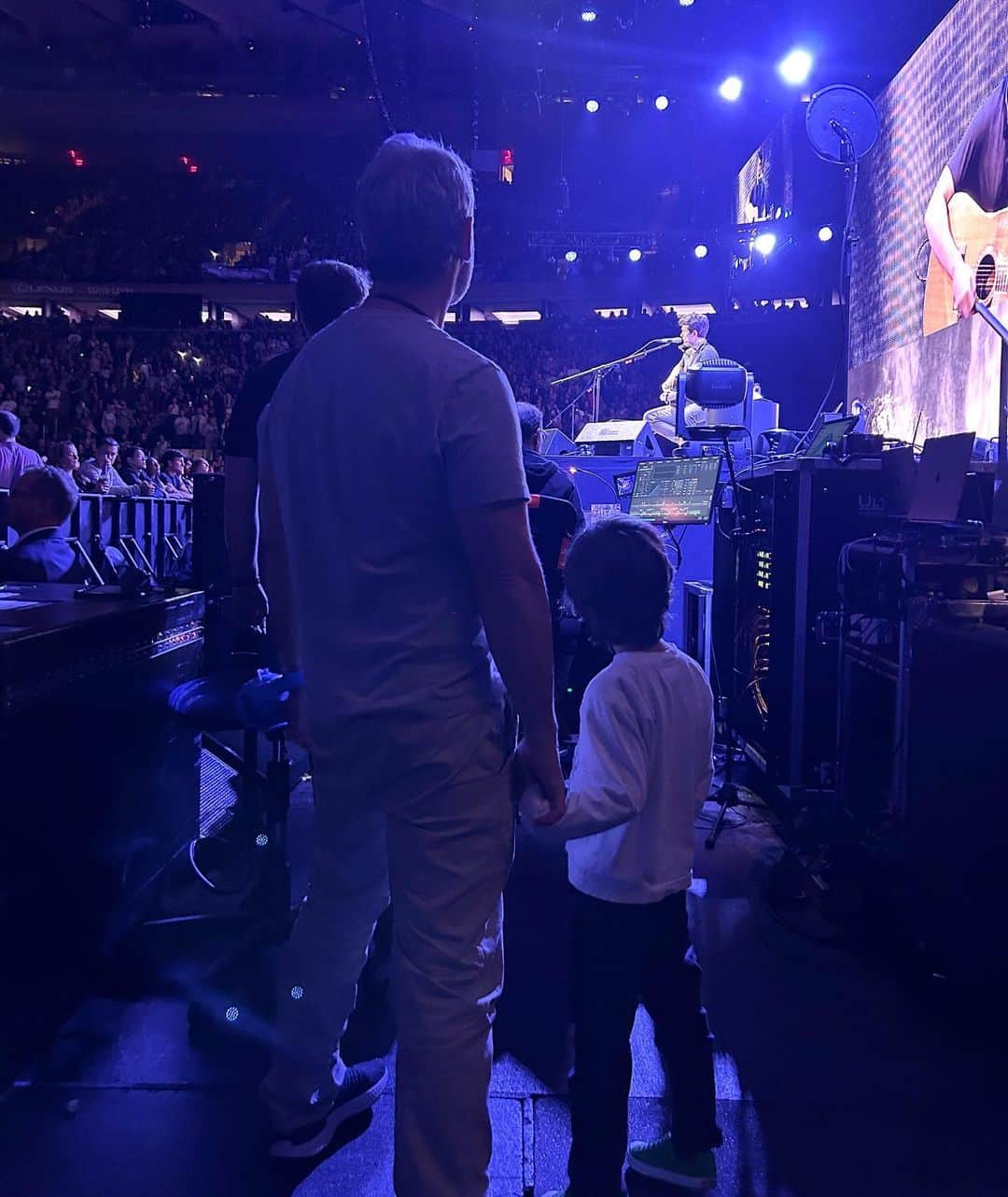 のインスタグラム：「Come, hear Uncle John’s Band! First concert of what I hope will be a long run of them!」