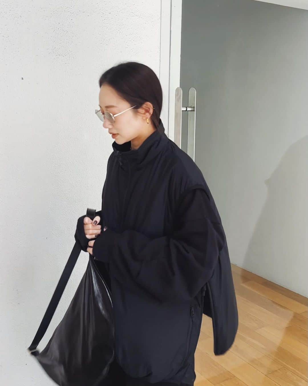 のインスタグラム：「@lpdgem.official   今日の私服 朝寒かったのでスエットにベストが◎  10/5 new release drawcord sweat」
