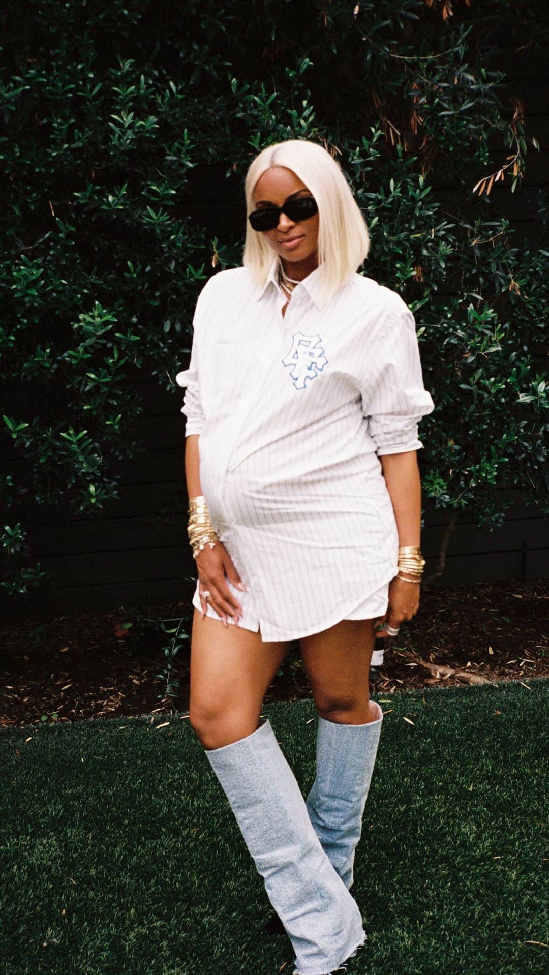 シアラのインスタグラム：「Call Her Daddy Energy 😏 CiCi pulled up on @CallHerDaddy. Too much fun 🤟🏽」