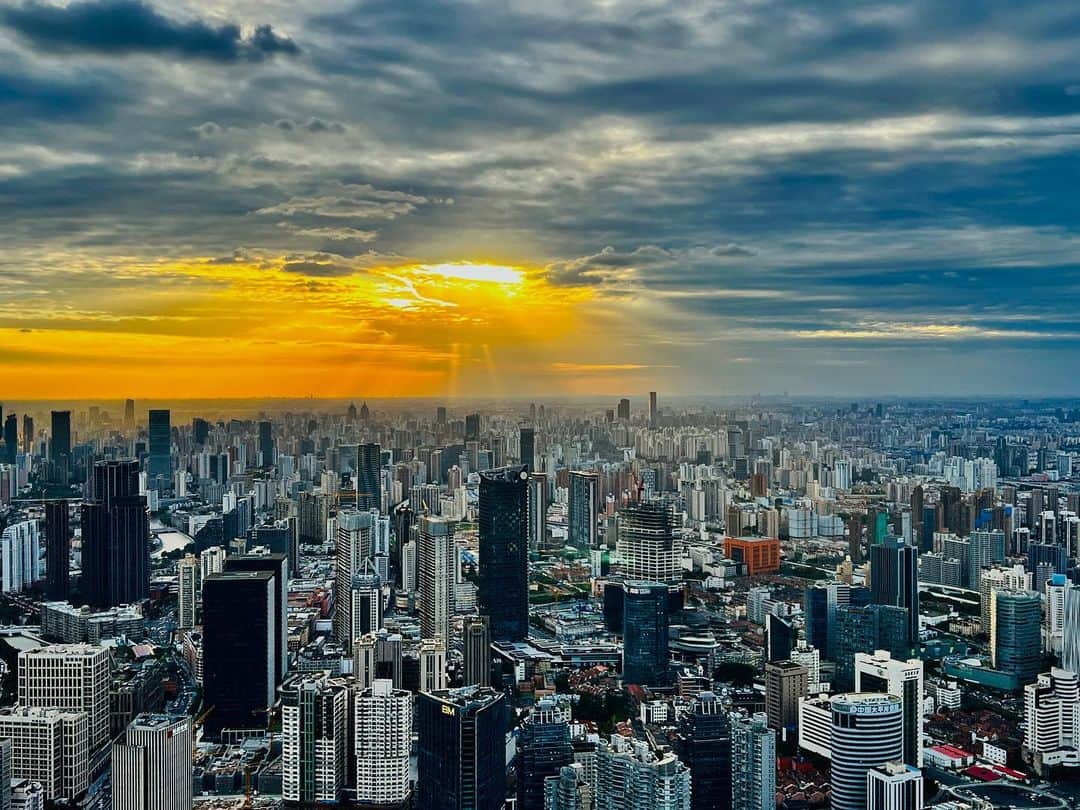 ジャン・シューアイさんのインスタグラム写真 - (ジャン・シューアイInstagram)「Such beautiful view of Shanghai 🌟」10月5日 12時06分 - zhangshuai121