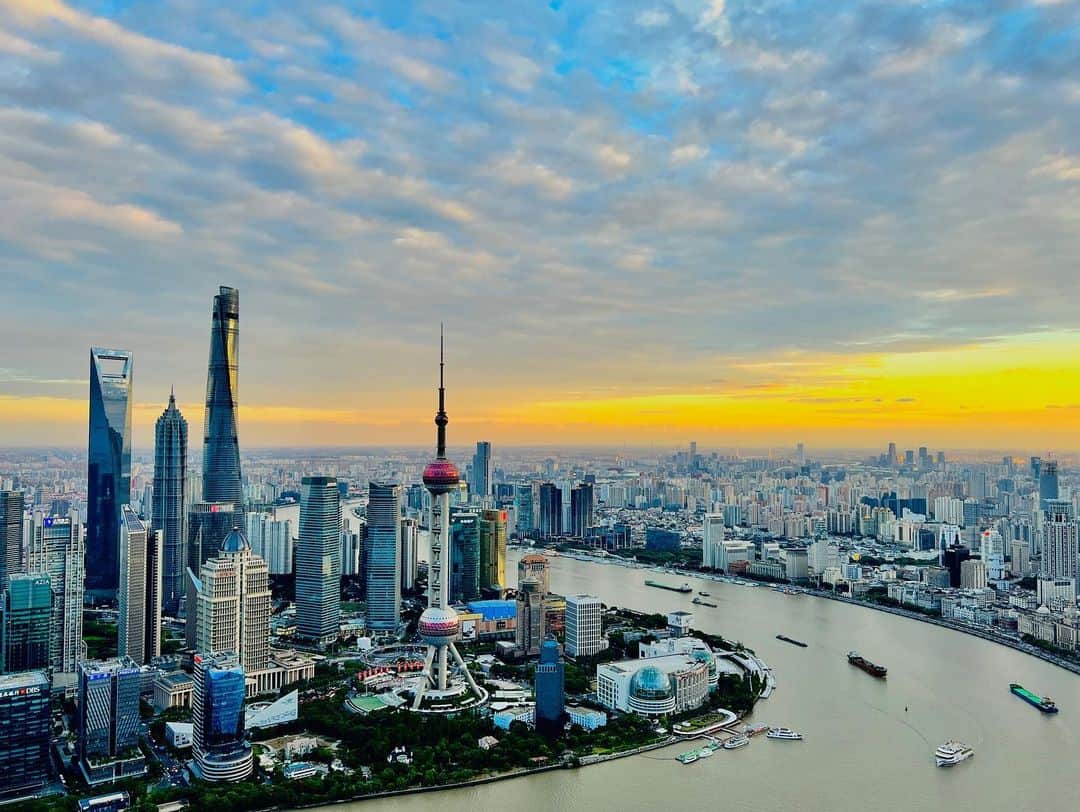 ジャン・シューアイさんのインスタグラム写真 - (ジャン・シューアイInstagram)「Such beautiful view of Shanghai 🌟」10月5日 12時06分 - zhangshuai121