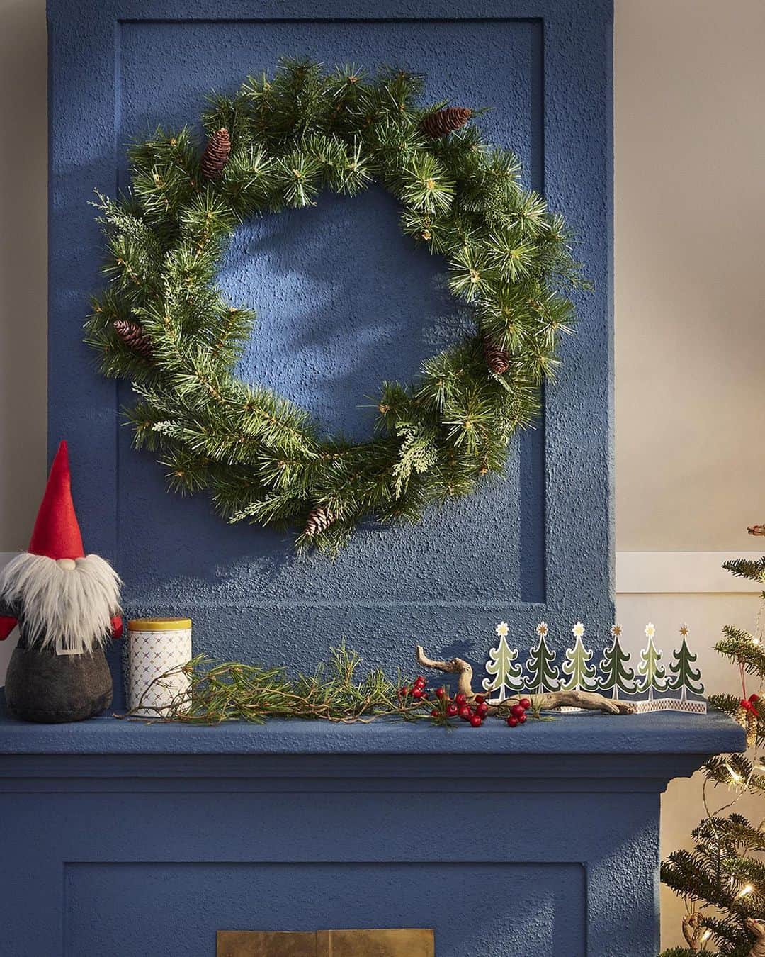 IKEA JAPANさんのインスタグラム写真 - (IKEA JAPANInstagram)「クリスマスを楽しもう🎄 ㅤ 一年でもっともワクワクする季節、クリスマスが近づいてきました。ツリーやオーナメント、雑貨やテーブルウェアなど、今年のクリスマスをめいっぱい楽しむためのアイテムをイケアでそろえませんか？ ⁡ #イケア #IKEA #ikeajapan #この家が好き #ものに居場所を #IKEAオンラインストア #サステナブル #サスティナビリティ #おうち時間 #インテリア #家具 #ワンルームインテリア #一人暮らし #部屋作り #部屋づくり #クリスマス #新商品 #ホリデー #クリスマス雑貨」10月5日 12時03分 - ikeajapan