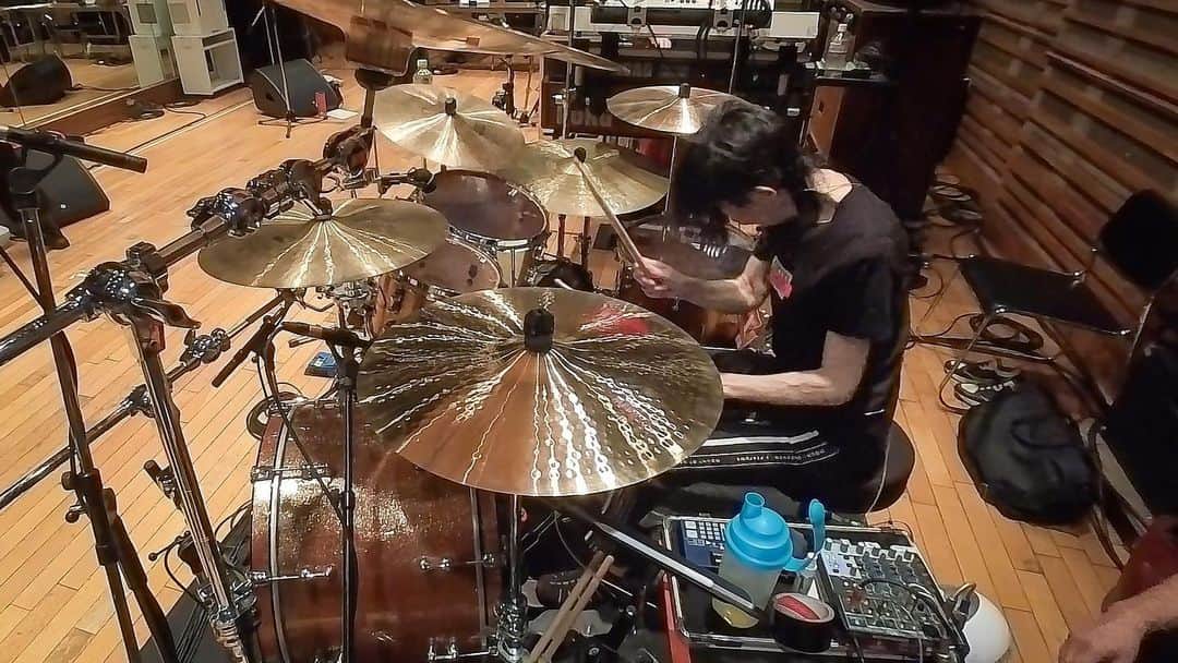 角田美喜のインスタグラム：「先日のリハーサルのひとコマ🥁東京からセットリストも変わって更に激しいです✊まずは第2の故郷名古屋です😊 #showya」