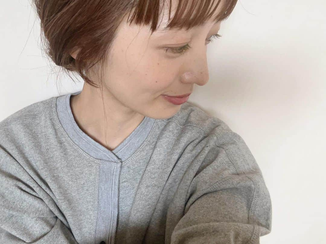 江本るり恵さんのインスタグラム写真 - (江本るり恵Instagram)「マスタードイエロ〜〜💛  なんだか最近グレーのお洋服が気になっているのでグッと引き締めてくれるイエローのマスカラいい感じ👌🌕  @didion_beauty です💛  #カラーマスカラ　#カラーメイク #didion」10月5日 12時57分 - emotorurie