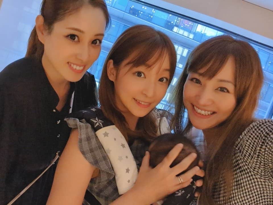 葵ゆりかのインスタグラム：「みかりんHappy Birthday🎂💕 大好きな人のお誕生日をお祝いできるのって本当に幸せ🥰 産まれてきてくれてありがとう❤️  #birthday #お誕生日　#おめでとう　#bestfriends #lunch #焼肉」