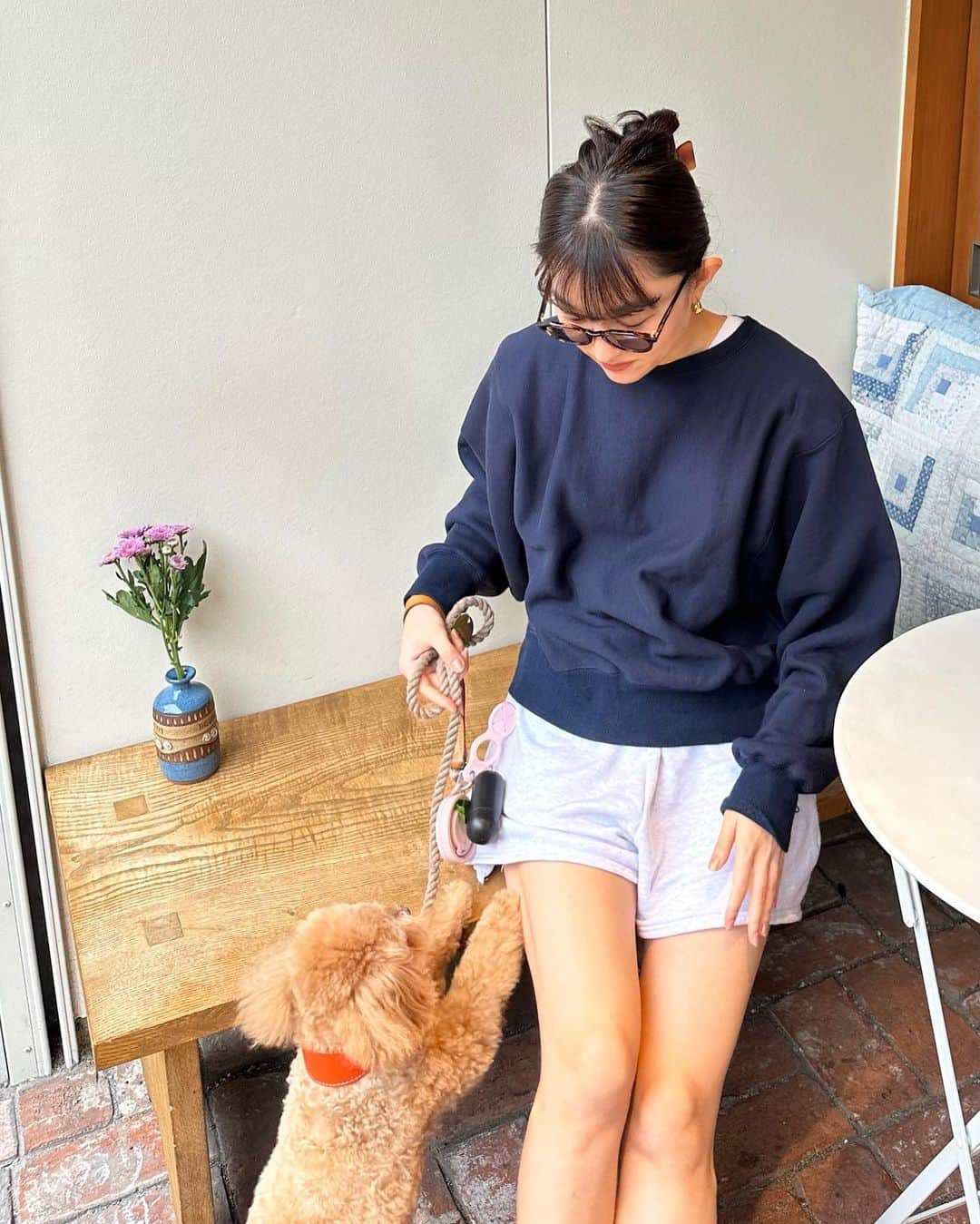 阿部朱梨のインスタグラム：「相棒祝5歳✌️🐶✌️  飼い主に似るて言うけど 後頭部までなんか似てきたきがする。笑  健やかに育ってくれて ありがとうだよ🥹💕  @maison_tsukune」