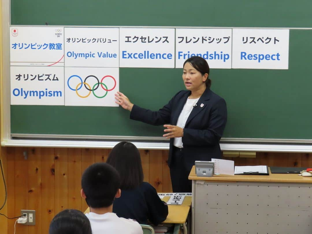 日本オリンピック委員会さんのインスタグラム写真 - (日本オリンピック委員会Instagram)「本日、かほく市立宇ノ気中学校にて、 #ソフトボール の #馬渕智子 さん、#ショートトラック の #勅使川原郁恵 さんによる #オリンピック教室 を実施いたしました！ ご参加いただいた中学生の皆さん、ありがとうございました！  #TEAMJAPAN #がんばれニッポン」10月5日 14時36分 - teamjapanjoc