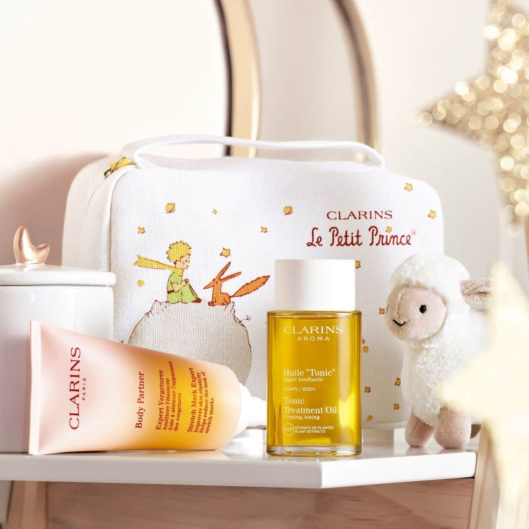 Clarins Australiaのインスタグラム：「Pregnant, expecting or have a mum to spoil? This is the perfect gift for mum and her bub.⁣ ⁣ You can shop it online now, and it will be available from 8 October in-stores* ❤️⁣ ⁣ *Terms and conditions apply.⁣ ⁣ #Clarins #Maternity #Gift」