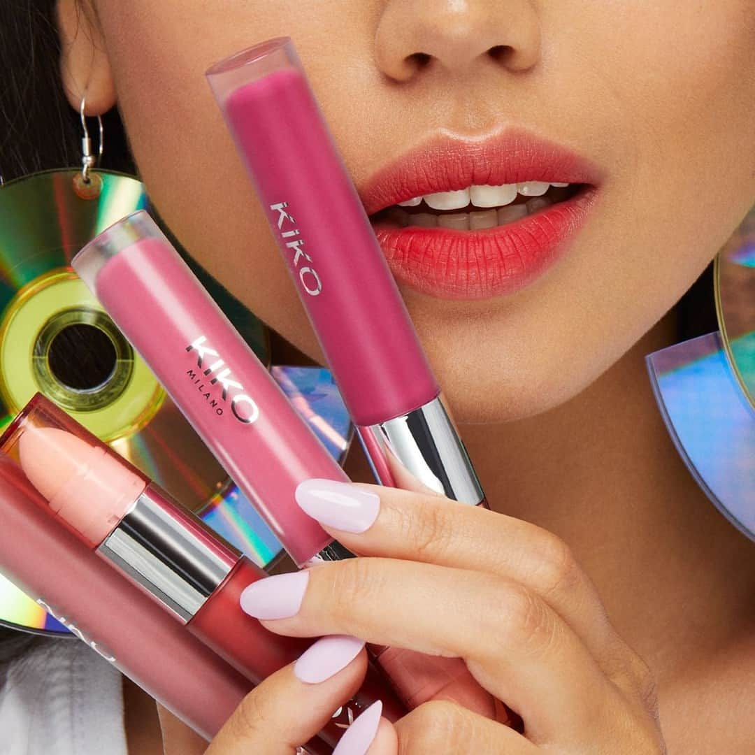 KIKO MILANOさんのインスタグラム写真 - (KIKO MILANOInstagram)「Get ready to rock stunning matte lips that last up to 10 hours! 💋 Our #KIKOCrazy90s Matte Liquid Lip Colour comes in 6 shades, giving you intense, all-day color in one swipe. Experience the comfort and sweet scent of vanilla 💄⁣ ⁣ #KIKOMilano #mattelipstick #liquidlipstick #ombrelips #lipstickaddict⁣ ⁣ Matte Liquid Lip Colour 01, 04, 05, 06 - Incredible Duo Stick Concealer 03 - Velvet Sheer Foundation 04 - Full Star Face & Body Highlighter - Smart Nail Lacquer 76⁣ ⁣」10月5日 20時30分 - kikomilano