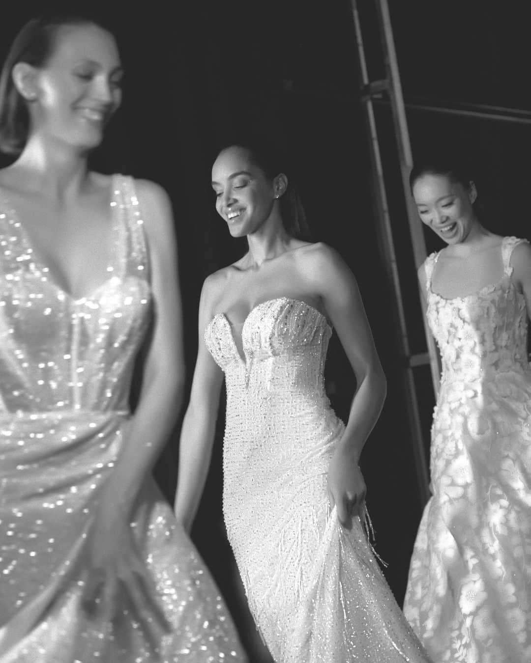 Pronoviasさんのインスタグラム写真 - (PronoviasInstagram)「Transport yourself back to the mesmerizing April evening where we unveiled the future of bridal fashion. Every gown, every detail, etched in our hearts forever 💛 #PronoviasFashionShow  The new #AtelierPronovias collection is arriving in stores, discover the new styles available at our in-store event from October 5-9th, link in bio to book your appointment🔗」10月5日 20時30分 - pronovias
