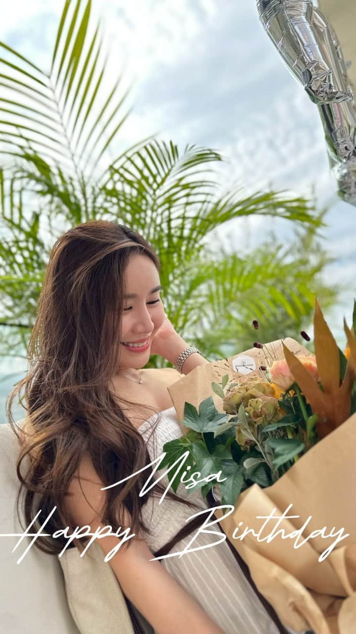 板橋瑠美のインスタグラム：「Misa Happy birthday!!!!!  同い年でパワフルな美沙！^ ^ 出会ってもう9年くらい？✨  おめでとう♡  みんなで今年も祝えてよかった！！((((･´ω`･))))  Happy birthday!! @miee.misa   バーベキュー久々美味しかったー♡ @moska_by_gingergarden   ケーキ可愛すぎてやっぱじゅりちゃん天才♡ @juli_sasa   楽しい時間でした♡」