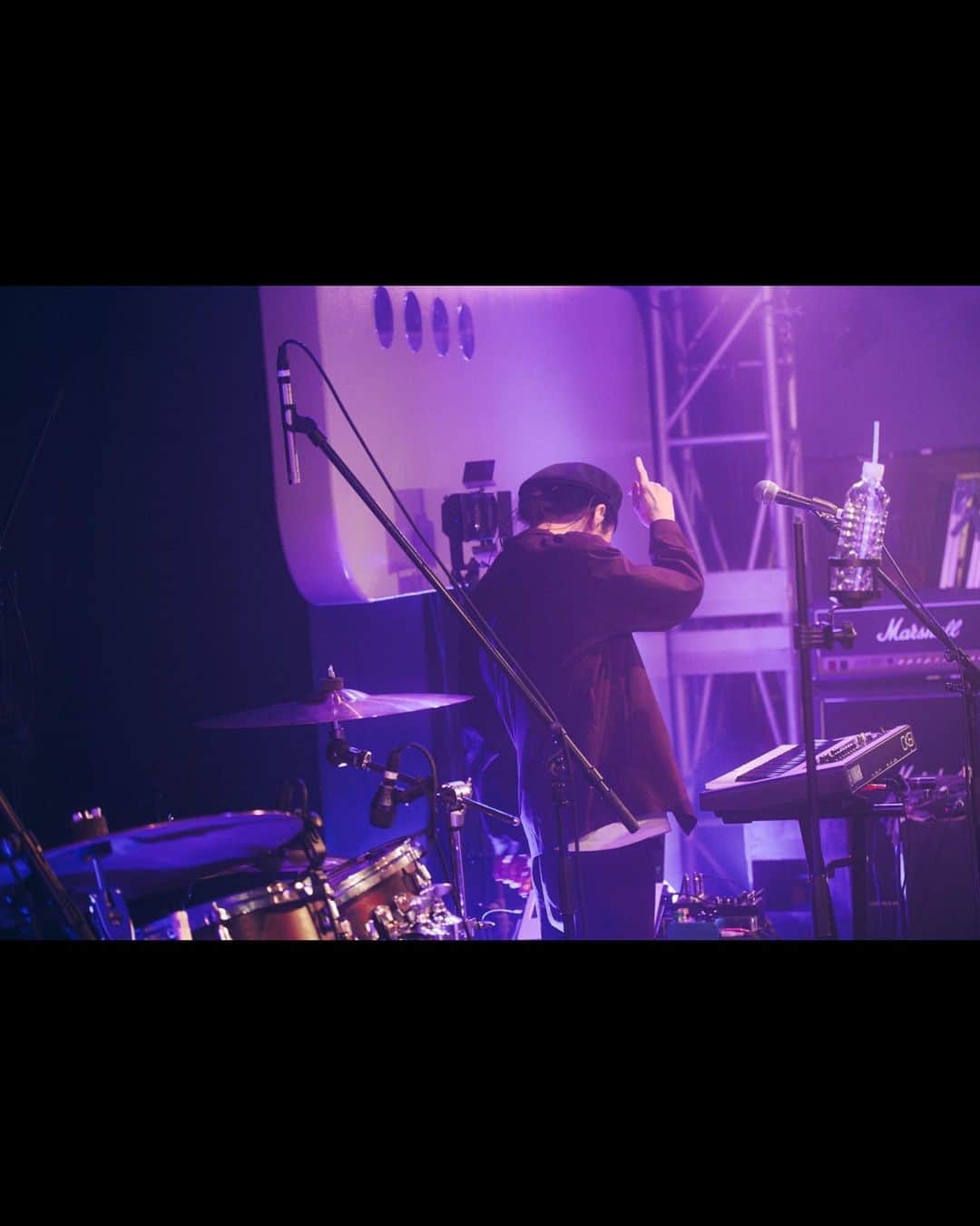 EOWさんのインスタグラム写真 - (EOWInstagram)「LIVE Photo📸 2023.10.4 📍Shibuya duo MUSIC EXCHANGE  M1「NEO」 M2「ON」 M3 「嫌んなるわ」 M4「yumenara」 M5「百花」 M6「(this is the) DAY」  #eow #live #photo  Photo by @yoshrum」10月5日 15時28分 - eow_jpn