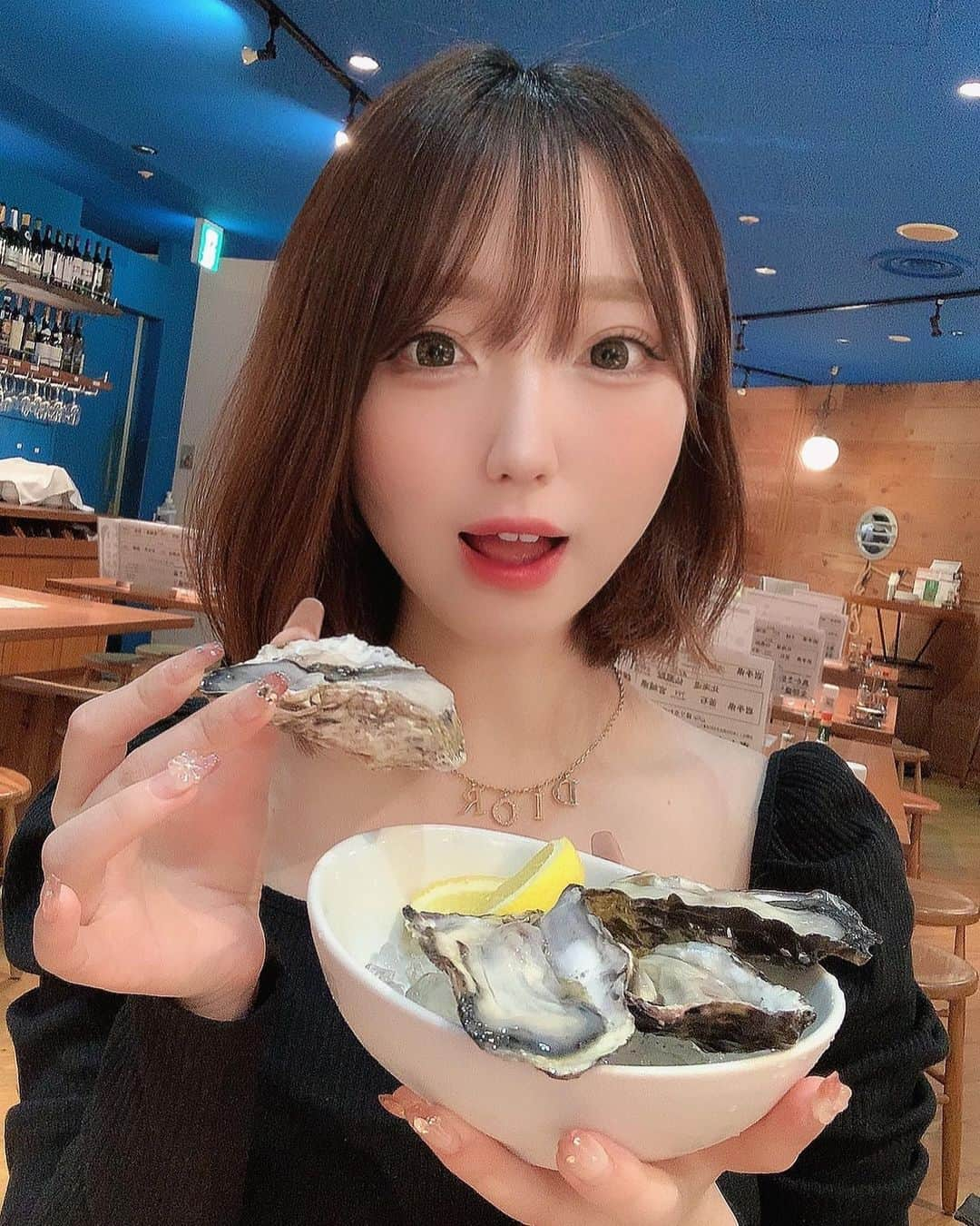 柳田なつみさんのインスタグラム写真 - (柳田なつみInstagram)「昼から牡蠣食べてお酒飲んで最高やったなぁ🍾♡ ・ ・ #横浜　#横浜ランチ　#横浜スカイビル　#牡蠣　#横浜旅行」10月5日 15時29分 - nachu_nemu