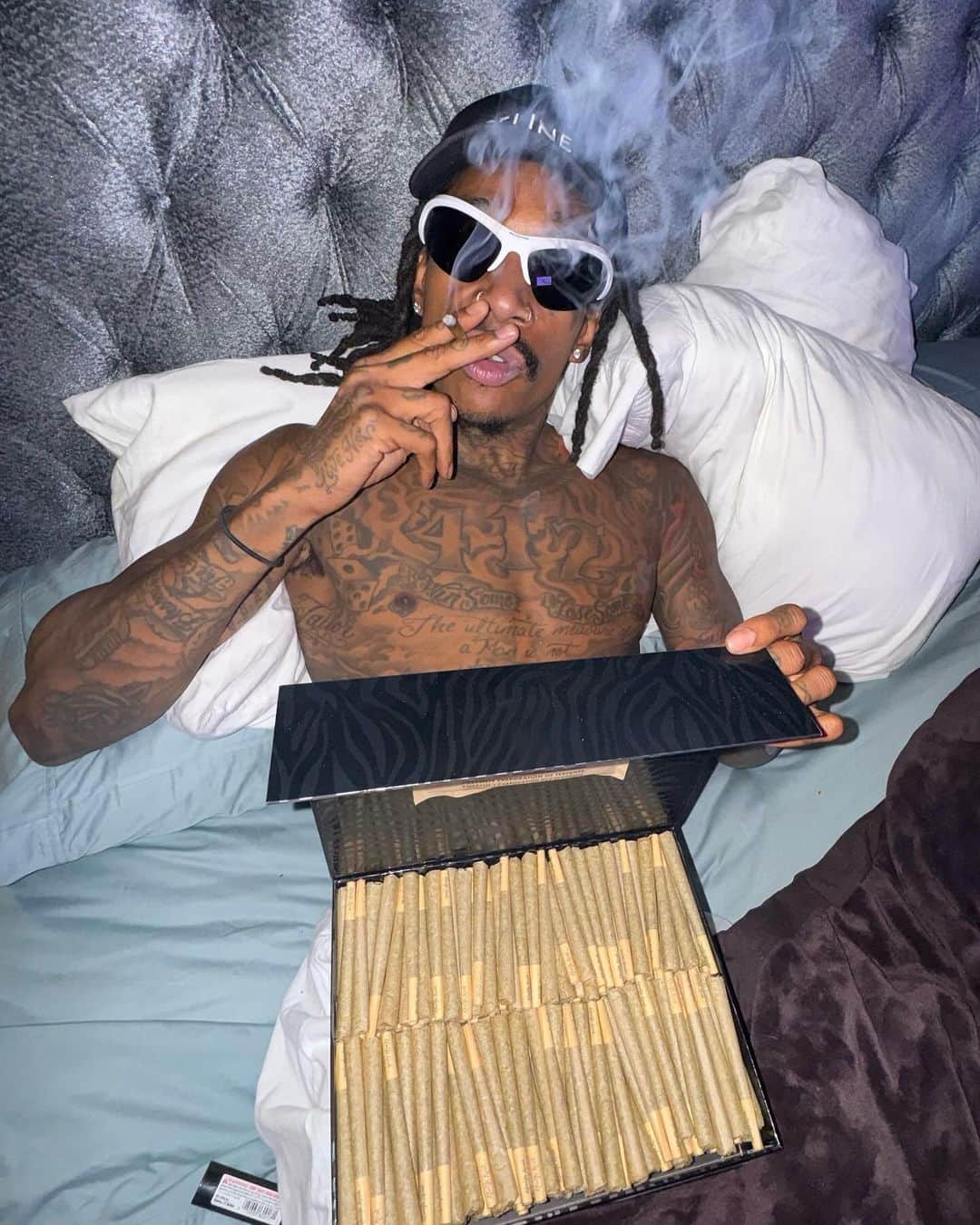 ウィズ・カリファさんのインスタグラム写真 - (ウィズ・カリファInstagram)「Khali Sober Friday.」10月5日 15時38分 - wizkhalifa