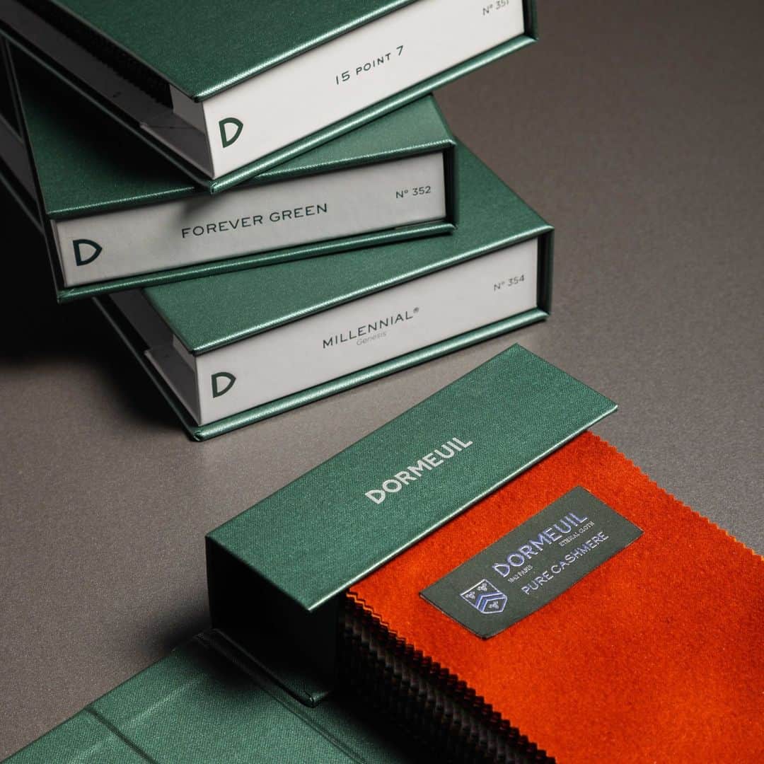 のインスタグラム：「Discover our brand new CASHMERE selection for this winter !  #dormeuil #luxurytailoring #tailormade #luxuryfabrics #bespoketailoring #luxurynaturalfibers #ethicalcloth #sustainablefashion #sustainableluxury #1842paris #cashmere」