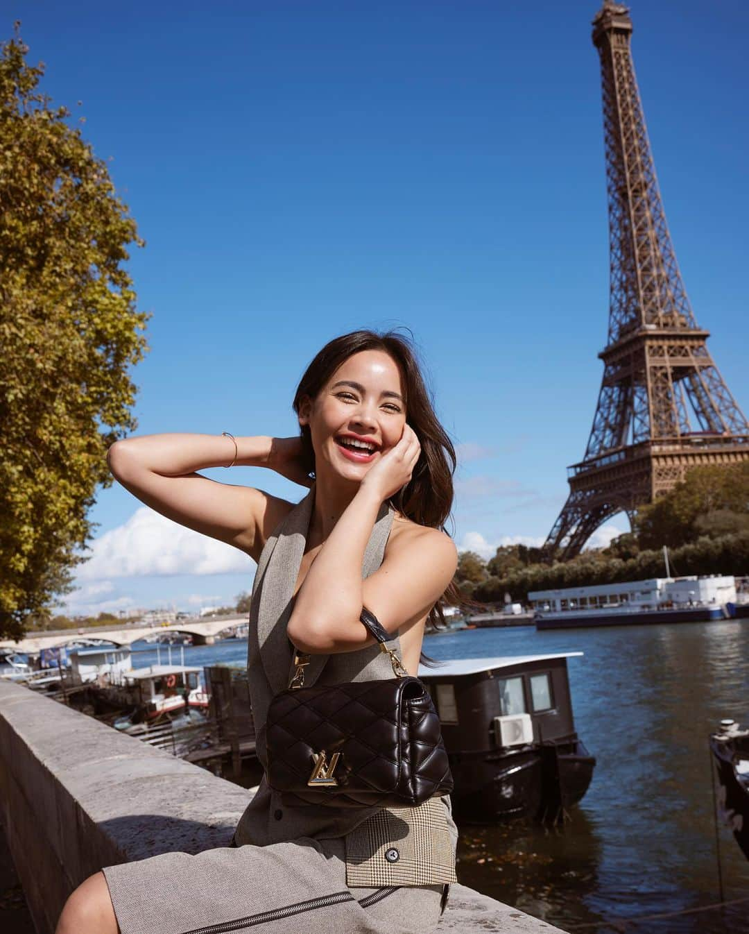 ウッラサヤー・セパーバンさんのインスタグラム写真 - (ウッラサヤー・セパーバンInstagram)「Our 2 days in Paris 🫶🏼  #yyinfr」10月5日 16時13分 - urassayas