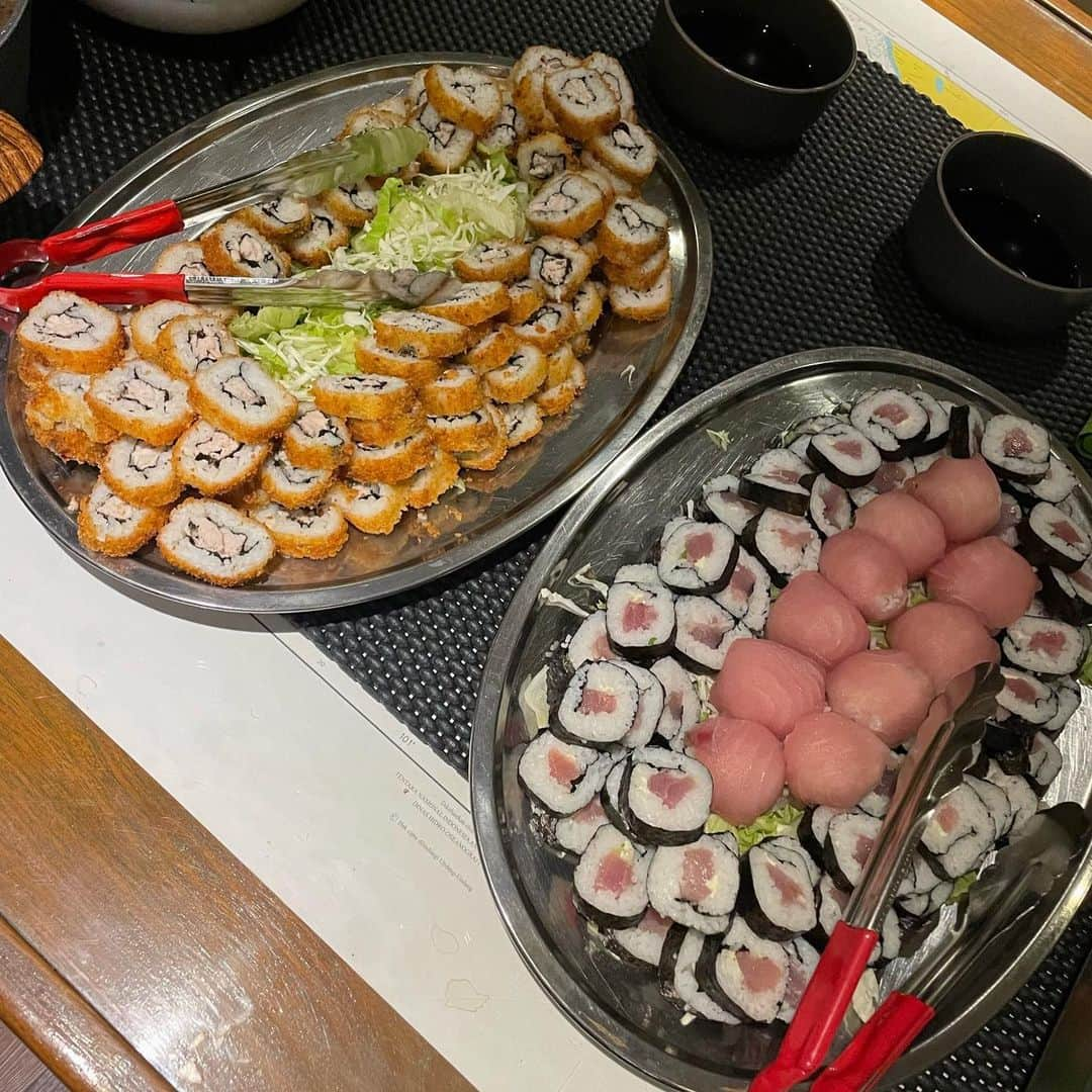 カリッサ・ムーアさんのインスタグラム写真 - (カリッサ・ムーアInstagram)「Hard to pick just ten photos to sum up our Mentawai boat trip. Amazing food, quality humans, moon-bows, bonfires, blood moons, barrel juice, night surfs, baby turtles, shell hunting, endless games, dance parties and secret blue lagoons. Believe it or not, this was my first surf trip that didn’t involve “working” in some sense and it far exceeded any expectations.  When it rains, sometimes it pours. It felt like a lot happened at once recently and I didn’t know how much I needed these 12 days with friends and no service to reflect and reconnect to the things that matter most to me. Life is short. Be present, soak in the moments and love hard. Filled with gratitude for this human experience and all the people I get to share it with.  Mahalo @siboncharters Jaya crew for making this trip unforgettable for all of us 🥰💛」10月5日 16時15分 - rissmoore10