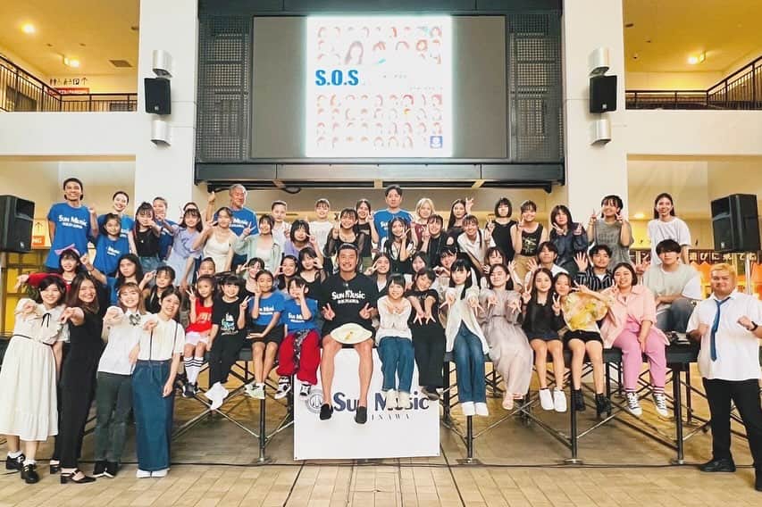MARINAさんのインスタグラム写真 - (MARINAInstagram)「2023/9/30 【S.O.S】vol.3 @sunmusic.okinawa  〜SUN MUSIC OKINAWA SHOW〜 ーーーーーーーーーーーーーーーーーーーー  サンミュージック沖縄校第3回目の発表会でした✨ ご来場いただいた皆様ありがとうございました🙏✨  成長したみんなのパフォーマンスを見れて良かったです！ 経験が成長に繋がることを再確認できた一日でした😌💙  また新たな課題も改善しながら 次のイベントに向けてレベルアップしていこ❤️‍🔥  ーーーーーーーーーーーーーーーーーーーー #サンミュージック沖縄 #サンミュージックアカデミー沖縄校 #サンミュージック #サンミュージックアカデミー #沖縄 #SunMusicOkinawa #SunMusic #okinawa #SOS」10月5日 16時54分 - marina___oki