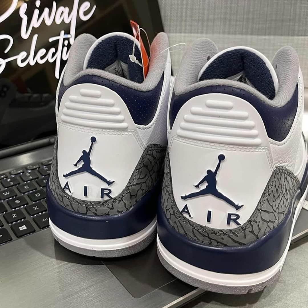 HYPEBEASTさんのインスタグラム写真 - (HYPEBEASTInstagram)「Following official images earlier this year, we now have a more detailed breakdown of the Air Jordan 3 in "Midnight Navy."⁠ ⁠ The upcoming model boasts a white leather base, enriched with distinctive elephant print overlays on the toe and heel areas, similar to the “White Cement” colorway. From there, "Cement Grey" perforations can be spotted on the eyestays and tongues, adding a unique texture to the design. The titular hue then provides contrast, accenting the collar, eyelets, and Jumpman logos. Finally, the sneaker is completed with a white midsole featuring visible Air heel units, all sitting atop a gray rubber outsole. ⁠ ⁠ Releasing in men's, grade school, preschool, and toddler options, expect these to drop sometime in January for $200 USD.⁠ Photo: @masterchefian」10月5日 16時50分 - hypebeast