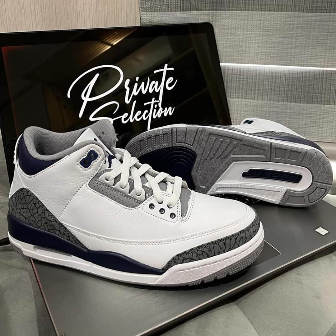 HYPEBEASTさんのインスタグラム写真 - (HYPEBEASTInstagram)「Following official images earlier this year, we now have a more detailed breakdown of the Air Jordan 3 in "Midnight Navy."⁠ ⁠ The upcoming model boasts a white leather base, enriched with distinctive elephant print overlays on the toe and heel areas, similar to the “White Cement” colorway. From there, "Cement Grey" perforations can be spotted on the eyestays and tongues, adding a unique texture to the design. The titular hue then provides contrast, accenting the collar, eyelets, and Jumpman logos. Finally, the sneaker is completed with a white midsole featuring visible Air heel units, all sitting atop a gray rubber outsole. ⁠ ⁠ Releasing in men's, grade school, preschool, and toddler options, expect these to drop sometime in January for $200 USD.⁠ Photo: @masterchefian」10月5日 16時50分 - hypebeast