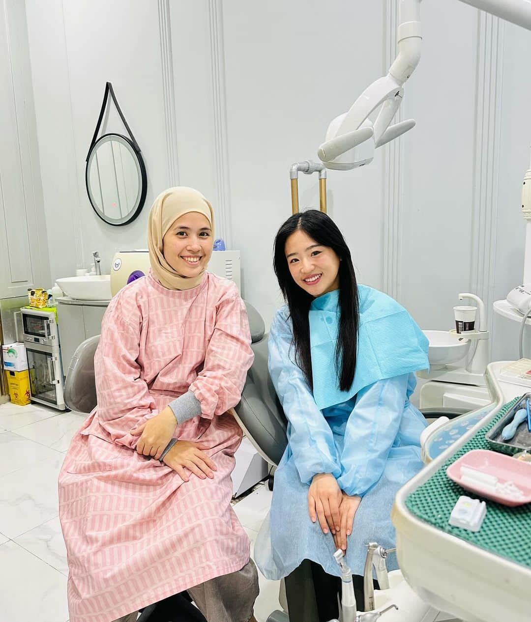 仲川遥香のインスタグラム：「Setiap kali aku datang ke @beningsclinic_jakarta @dentist.id.official aku selalu happy deh puas banget😊,kalian jgn takut ia kalau ke dokter gigi cek kesehatan gigi kalian setidaknya 6 bln sekali thank u dok @nebula.nadine.drg @dr.okypratamaa @drg_amy 😊🥰」
