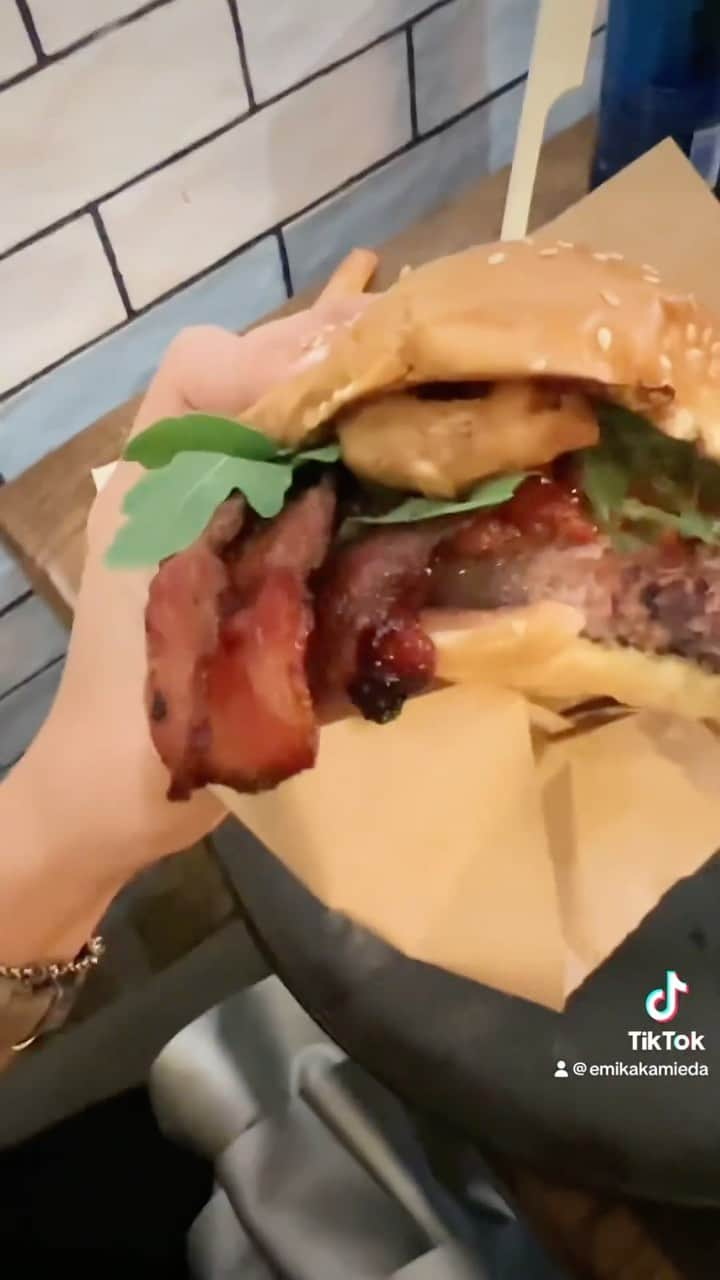 上枝恵美加のインスタグラム：「GOIKO Gril🍔 @goiko」