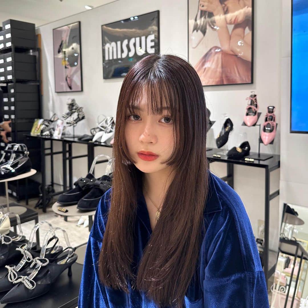 椎名亜美のインスタグラム：「@missue_jp  のポップアップに🎀 オーダーメイドで作られてるシューズが可愛すぎる、、、(;_;)♡ 10月8日まで池袋PARCOにてやってるので皆も見に行ってみてねん   #missue」