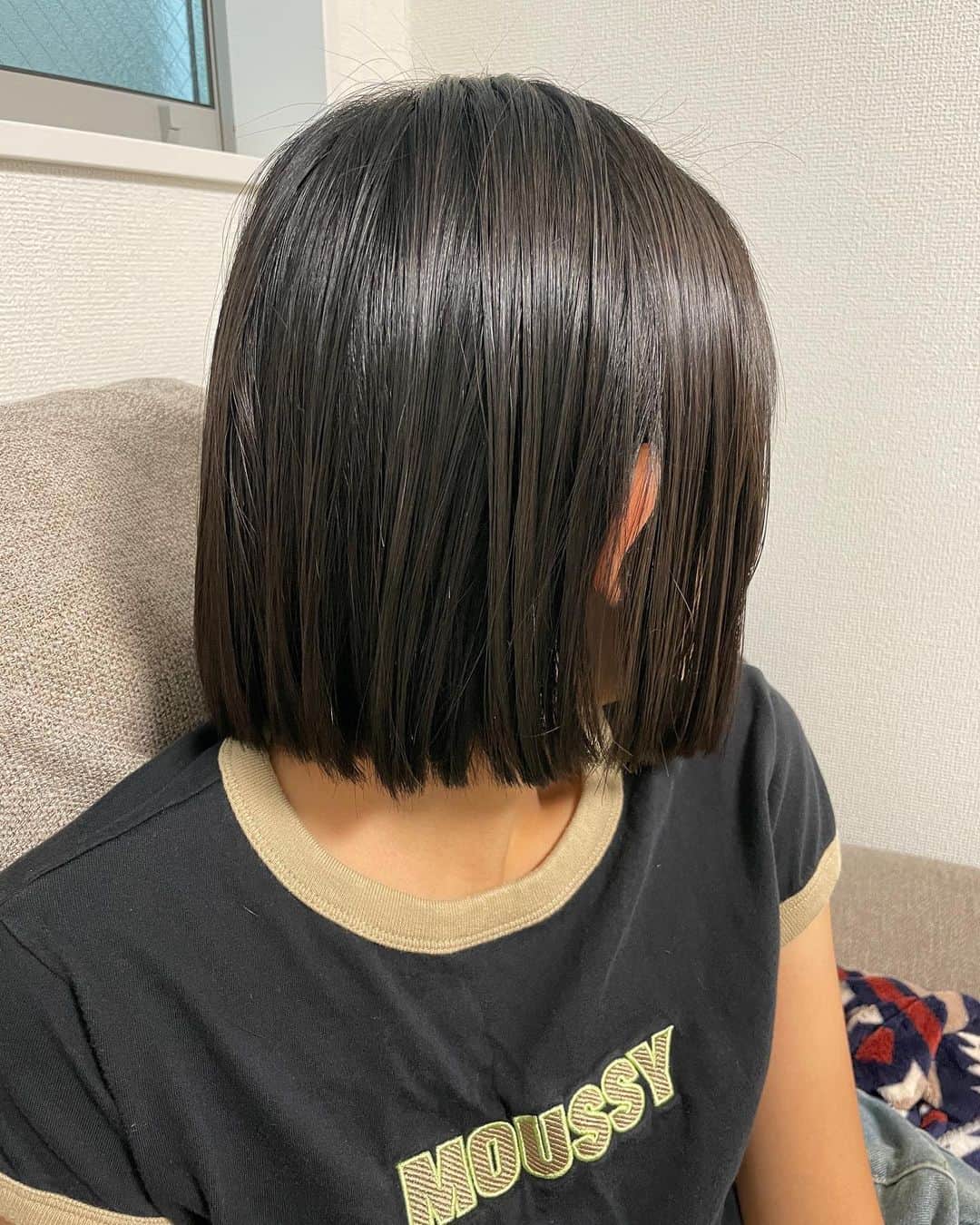 atukiyoさんのインスタグラム写真 - (atukiyoInstagram)「まこあこ髪切ったよん✂️  サラサラでうらやましい😑  今日は個人チャンネルが上がってるよー！！ 前編も是非観てね♪  _ _ _ _ _ _ _ _ _ _ _ _ _ _ _ _ _   ◽️YouTube◽️ ろこまこあこチャンネル ▶︎月、水、金曜日　17時〜 ▶︎ショート　16時〜  ろこチャンネル ▶︎木曜日　17時〜  ライブ配信 ▶︎火曜日　17時半〜  ◽️TikTok◽️ ろこまこあこ ▶︎ atukiyo0311 ろこ（母管理）▶︎ rocoz.0517rma  ◽️Instagram◽️ ろこ（母管理）▶︎ @rocoroco0517 まこ（母管理）▶︎ @macomacomacorun  あこ（母管理）▶︎ @acoacoaconz  _ _ _ _ _ _ _ _ _ _ _ _ _ _ _ _ _ _  #kidsfashion#三姉妹#youtube#youtuber#ろこまこあこ#キッズコーデ#小学生コーデ#jc2#js6#twins#双子#コーデ#kids」10月5日 17時17分 - rocomacoaco