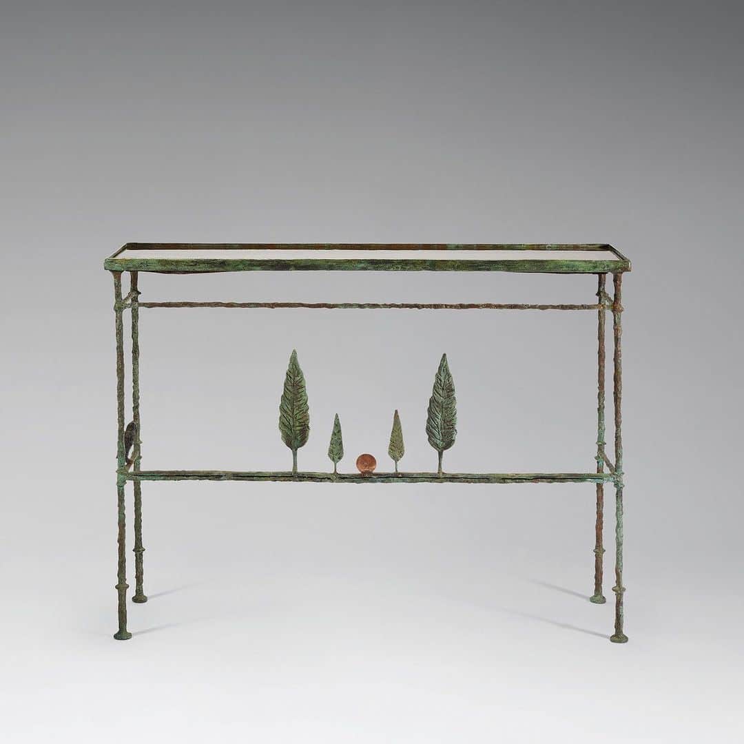 クリスティーズのインスタグラム：「Conceived circa 1978, La console 'Hommage à Böcklin' showcases Diego Giacometti's mastery of composition and narrative. 🍃⁣ ⁣ Drawing from the artist's familiar repertoire of organic motifs and the menagerie of small, delicately sculpted animals for which he was renowned, the table is transformed from a utilitarian object into a multi-layered tableau that pays homage to the Swiss-born Symbolist painter, Arnold Böcklin.⁣ ⁣ 🔗Giacometti guide in bio link   Diego Giacometti (1902-1985), 'La console 'Hommage à Böcklin'' (1980). Estimate: £2,000,000-£3,000,000.⁣⁣ ⁣ Masterpieces from the Collection of Sam Josefowitz: A Lifetime of Discovery and Scholarship | Live Auction: 13 October, London.⁣⁣ ⁣ #Giacometti #JosefowitzCollection #frieze2023」