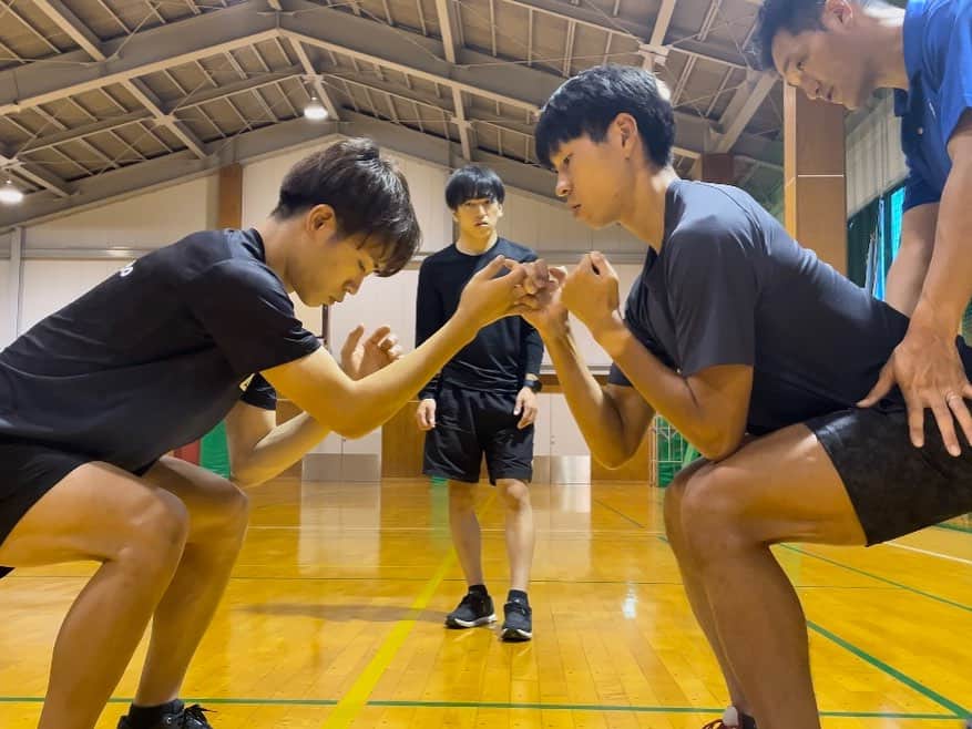 一戸誠太郎さんのインスタグラム写真 - (一戸誠太郎Instagram)「【練習状況】🤸 . . 今回2日間の日程でびわこ成蹊スポーツ大学の高橋佳三先生にお越しいただき古武術・身体操作についてご指導いただきました🤸 パフォーマンスを発揮するためのヒントがいくつもあり、チームにとっても私自身にとっても学びの多い時間でした！ 2週間の菅平合宿も終わり、距離別まで残り2週間🔥 . #ANA #Team1 #speedskating #古武術 #身体操作」10月5日 17時25分 - sich_55