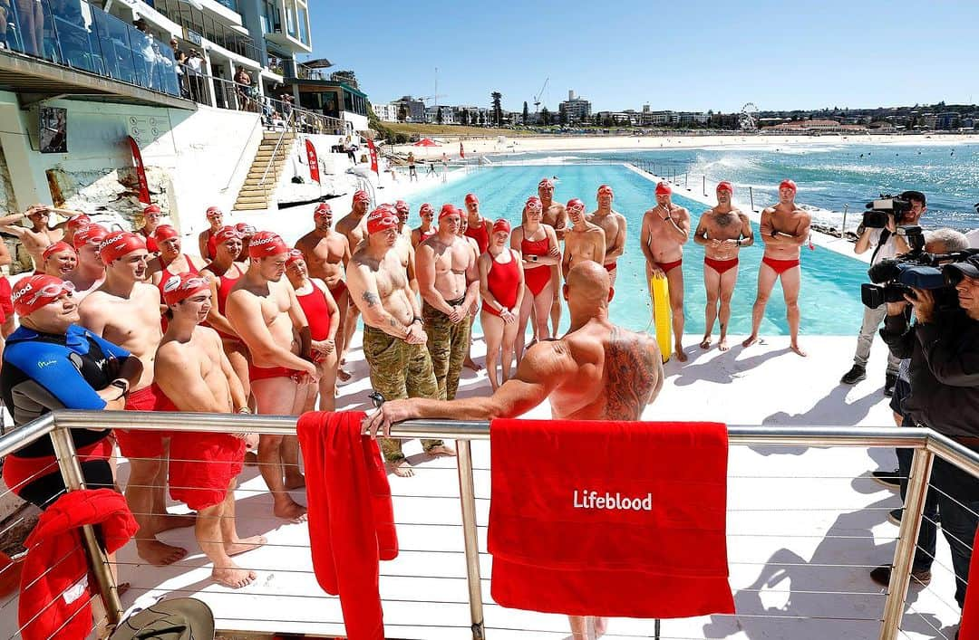 マイケル・クリムさんのインスタグラム写真 - (マイケル・クリムInstagram)「What a day! Today @lifebloodau held a special Swim for Klim, with 32 plasma donors taking part in a 50m relay at Bondi Icebergs, to signify the 32 plasma donations making up one of my IVIG treatments, and draw attention to the need for plasma donations. If you’re able, please join these incredible swimmers and donate plasma! Head to the link in my bio.🩸🫶🏊‍♀️ @au_tla」10月5日 17時37分 - michaelklim1