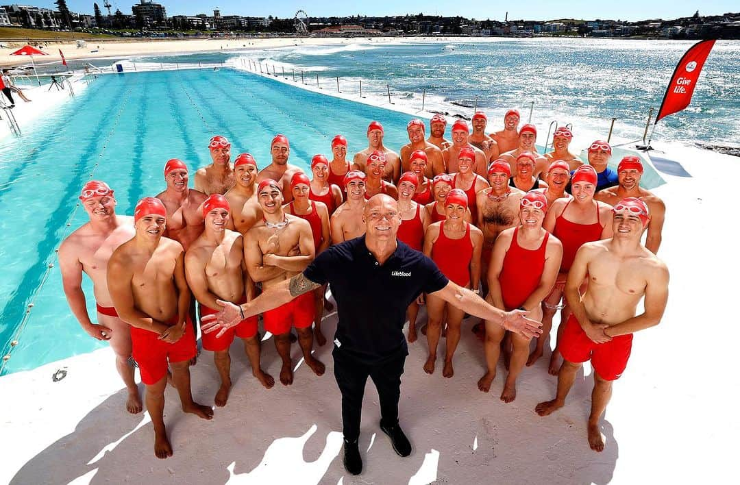 マイケル・クリムのインスタグラム：「What a day! Today @lifebloodau held a special Swim for Klim, with 32 plasma donors taking part in a 50m relay at Bondi Icebergs, to signify the 32 plasma donations making up one of my IVIG treatments, and draw attention to the need for plasma donations. If you’re able, please join these incredible swimmers and donate plasma! Head to the link in my bio.🩸🫶🏊‍♀️ @au_tla」