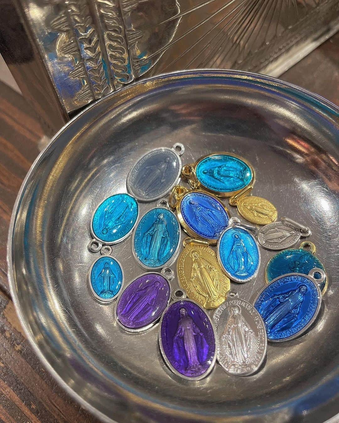 Amijed Officialのインスタグラム：「Charm🫧🫧from Italy & France」
