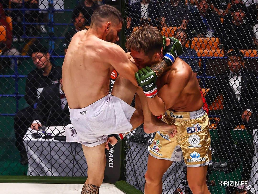 RIZIN FF OFFICIALさんのインスタグラム写真 - (RIZIN FF OFFICIALInstagram)「#RIZIN_LANDMARK6 Match,4 “𝐅𝐥𝐲𝐰𝐞𝐢𝐠𝐡𝐭 𝐇𝐞𝐚𝐭𝐬 𝐔𝐩” ---------------- @rogeriobontorin defeats @baaan_td by Unanimous Decision. #rizin #rizinff #mma #fighter #rogeriobontorin」10月5日 20時00分 - rizin_pr