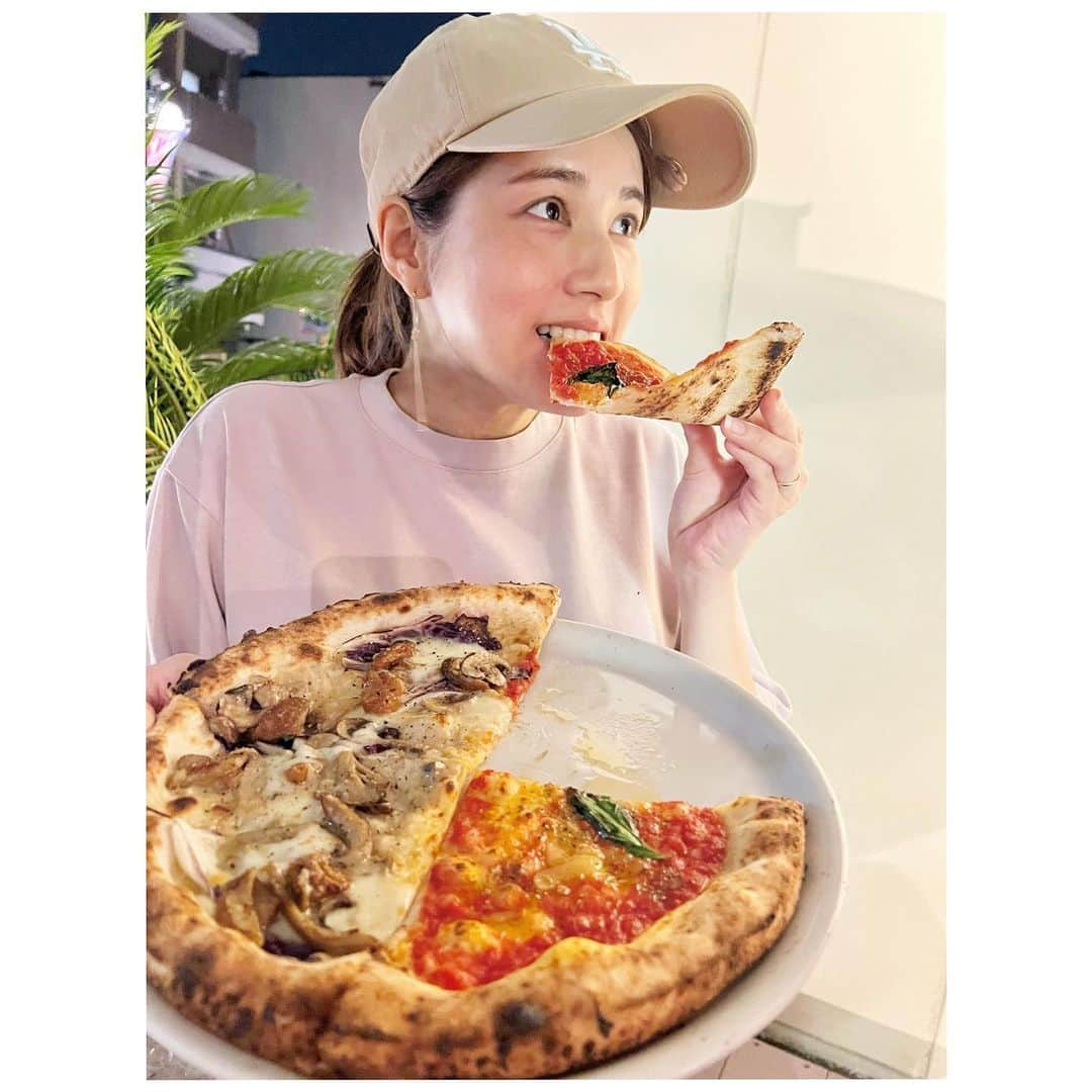 永島優美のインスタグラム：「* #マリナーラ があまりに美味しくて もう1枚追加してしまった🤣🍕  #ピザ好き　 #pizza  #止まらない食欲」