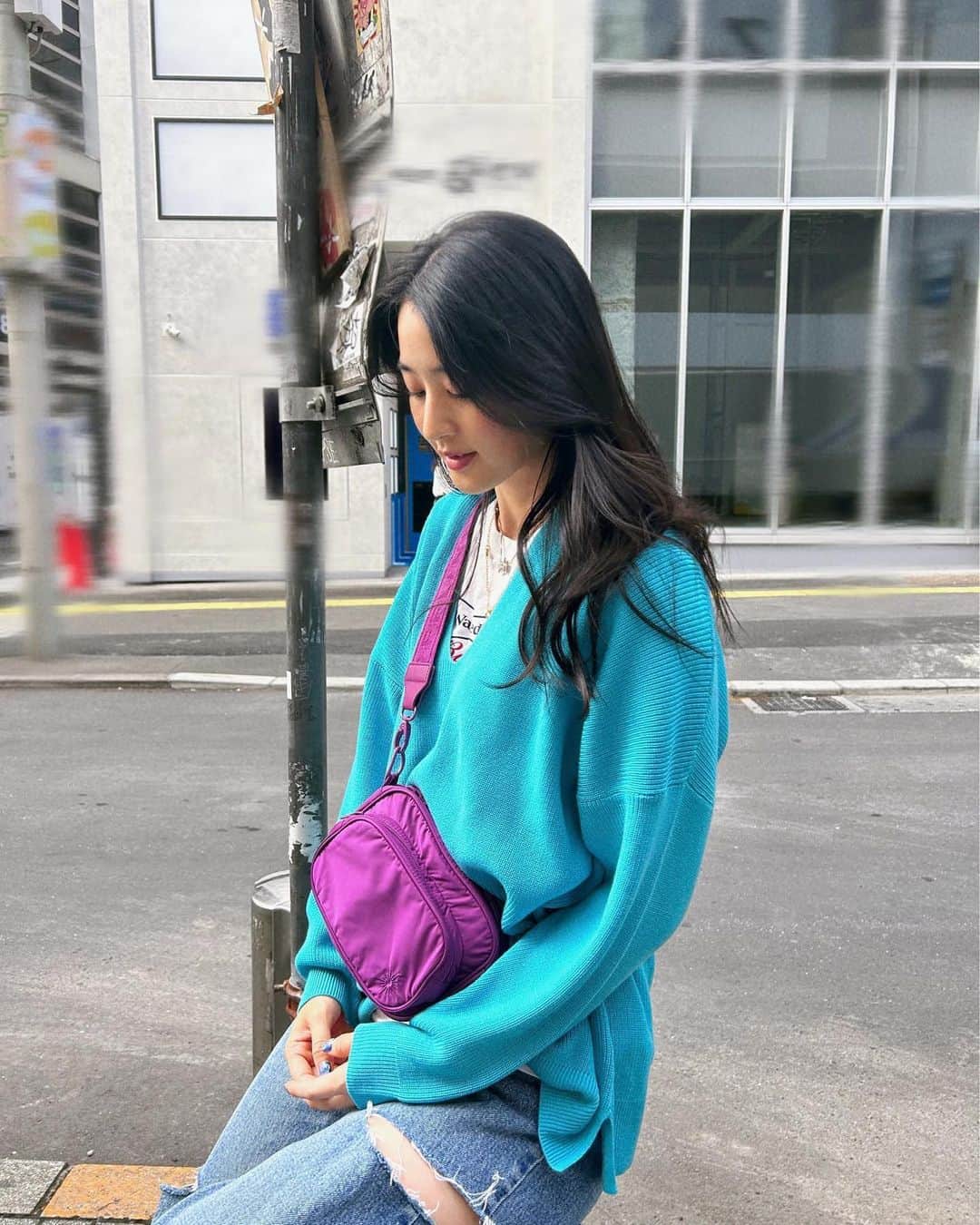 青野楓のインスタグラム：「ニットはじめました。 @elura_official   #ブルーカエデ#Elura#エルーラ#大人の悩みに効くコーデ#Elura2023AW」
