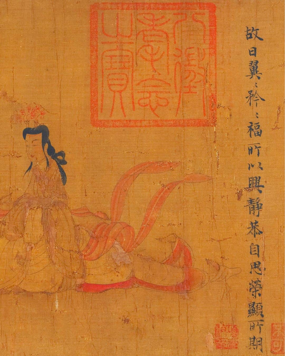 大英博物館さんのインスタグラム写真 - (大英博物館Instagram)「This three-metre-long handscroll illustrates the ‘Admonitions of the Instructress to the Court Ladies’ 📜   The Admonitions Scroll depicts a poetic text composed by an official Zhang Hua (about AD 232–300) aimed at correcting the behaviour of an empress.  Throughout nine scenes, Hua criticises and reprimands the excessive behaviour of Empress Jia, who was accused of using her influence to manipulate the emperor and murder rivals.  The poem was originally used to educate women at court on how to behave according to Confucian principles – the protagonist of the story is the court instructress who guides the women of the imperial family.  The Scroll carries inscriptions by later collectors including the Qianlong emperor (r. 1736–1795). Originally a handscroll, the painting and later inscriptions were separated and mounted onto panels in 1914.   Due to conservation precautions, it can only be displayed for six weeks a year.  📜 The scroll will be on display from 5 October until 15 November in Room 91a of the Museum. Due to popular demand, we have introduced a free timed ticketing system to see the scroll – find out more via the link in our bio.  🔎 Traditionally attributed to Gu Kaizhi (AD 345–406), 'The Admonitions Scroll' ('Admonitions of the Instructress to the Court Ladies'). Handscroll painting, China, 5–7th century AD.   #BritishMuseum #ChinesePainting #AdmonitionsScroll」10月5日 18時00分 - britishmuseum