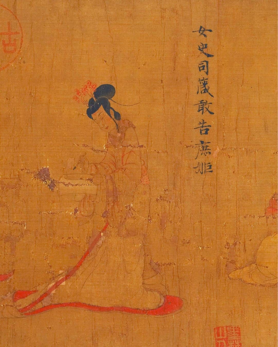 大英博物館のインスタグラム：「This three-metre-long handscroll illustrates the ‘Admonitions of the Instructress to the Court Ladies’ 📜   The Admonitions Scroll depicts a poetic text composed by an official Zhang Hua (about AD 232–300) aimed at correcting the behaviour of an empress.  Throughout nine scenes, Hua criticises and reprimands the excessive behaviour of Empress Jia, who was accused of using her influence to manipulate the emperor and murder rivals.  The poem was originally used to educate women at court on how to behave according to Confucian principles – the protagonist of the story is the court instructress who guides the women of the imperial family.  The Scroll carries inscriptions by later collectors including the Qianlong emperor (r. 1736–1795). Originally a handscroll, the painting and later inscriptions were separated and mounted onto panels in 1914.   Due to conservation precautions, it can only be displayed for six weeks a year.  📜 The scroll will be on display from 5 October until 15 November in Room 91a of the Museum. Due to popular demand, we have introduced a free timed ticketing system to see the scroll – find out more via the link in our bio.  🔎 Traditionally attributed to Gu Kaizhi (AD 345–406), 'The Admonitions Scroll' ('Admonitions of the Instructress to the Court Ladies'). Handscroll painting, China, 5–7th century AD.   #BritishMuseum #ChinesePainting #AdmonitionsScroll」