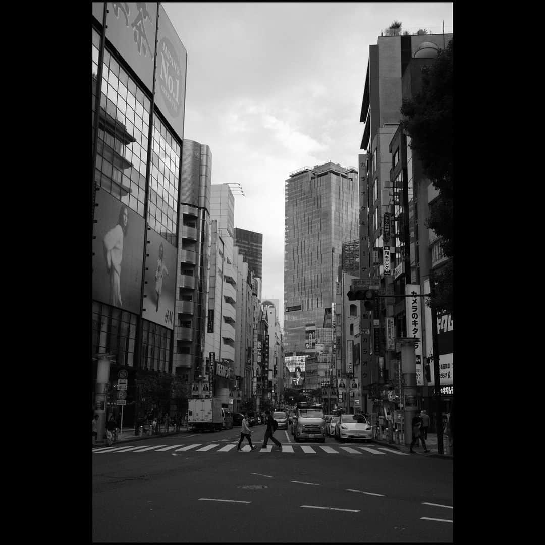 入野自由のインスタグラム：「#渋谷 #shibuya #uuu_snap #japan #tokyo #gr3x #blackandwhite」