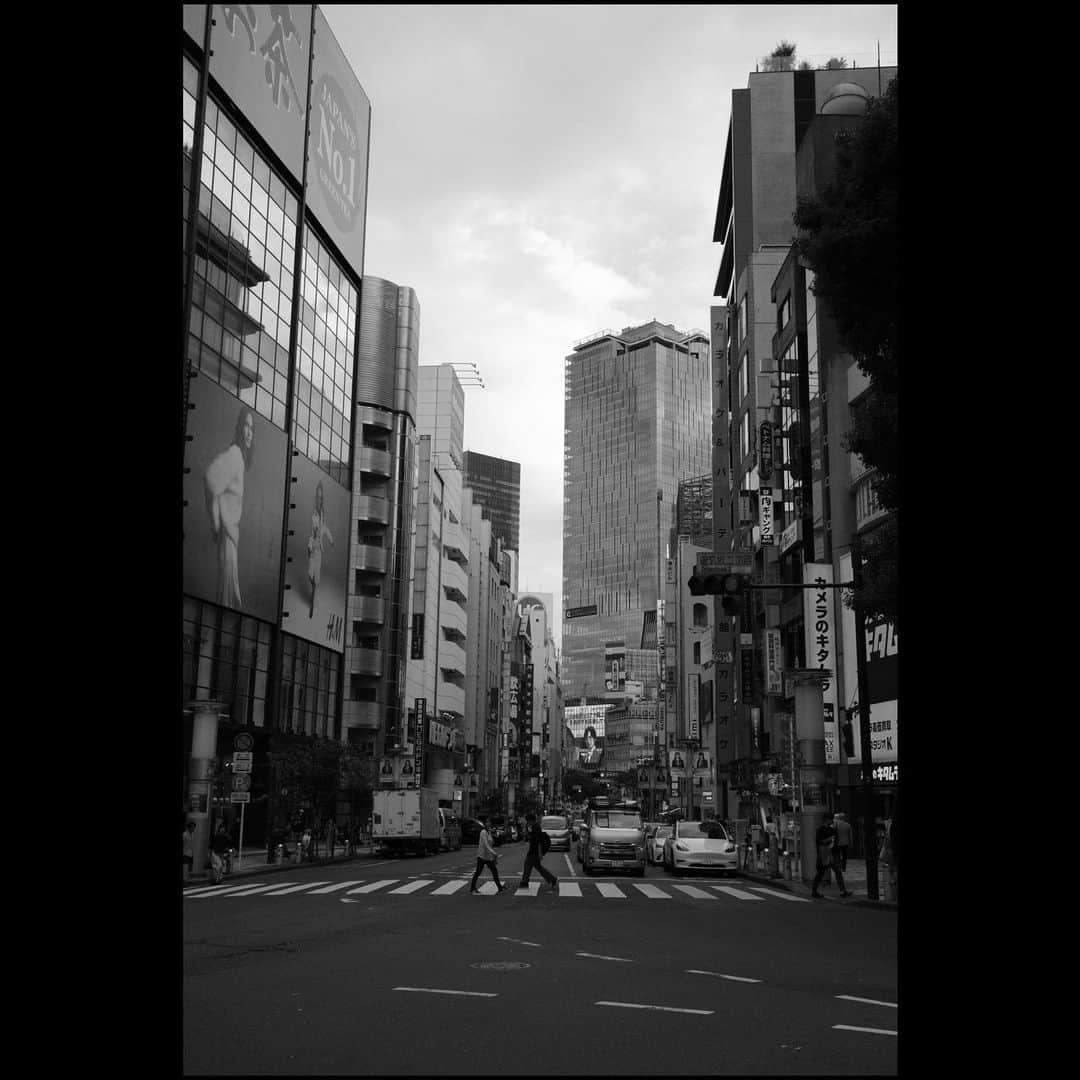 入野自由のインスタグラム：「#渋谷 #shibuya #uuu_snap #japan #tokyo #gr3x #blackandwhite」